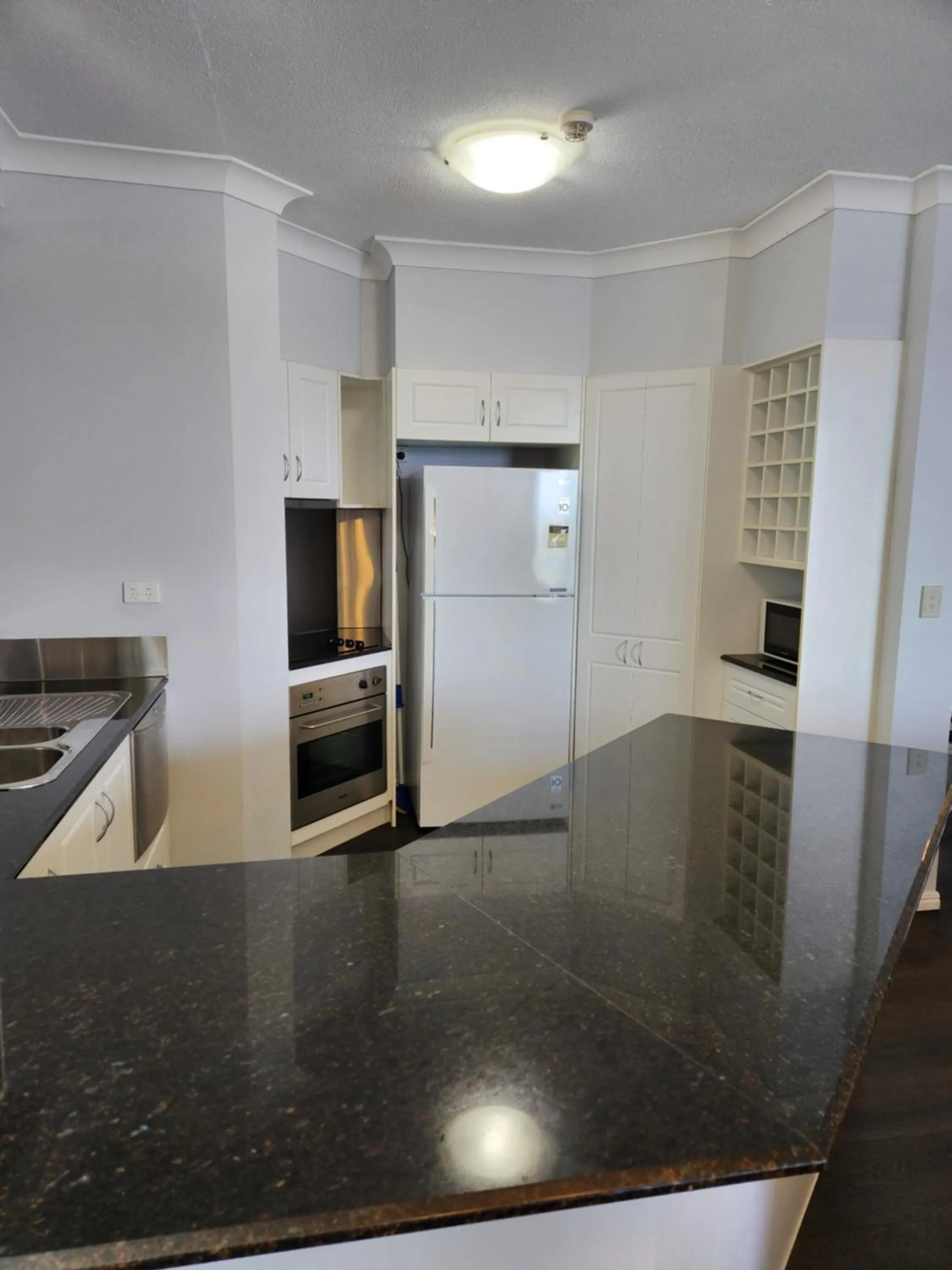 Surfers Hawaiian Holiday Apartments