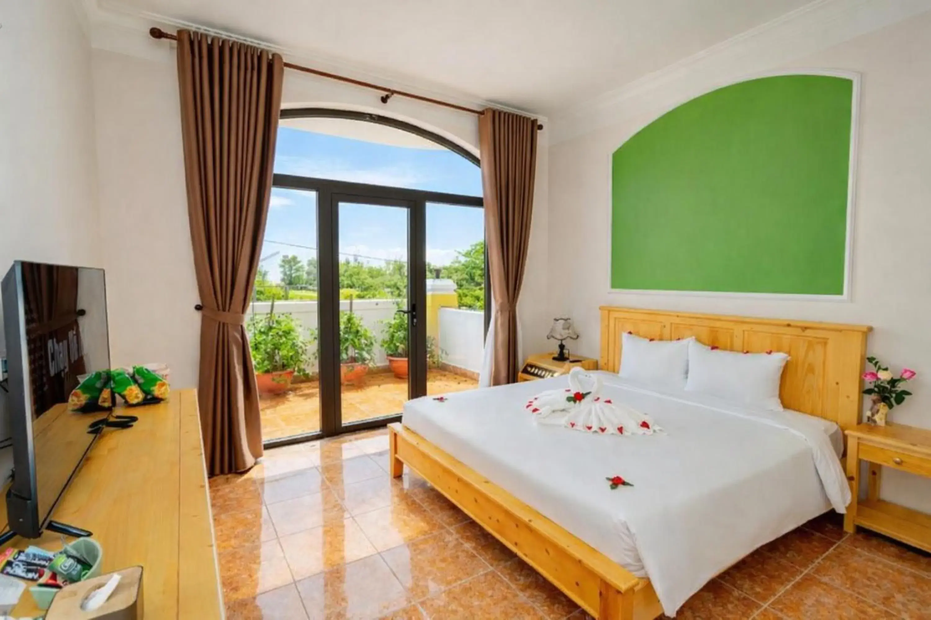 Photo of the whole room, Bed in Sea and Sand Hotel Photo of the whole room, Bed in Sea and Sand Hotel