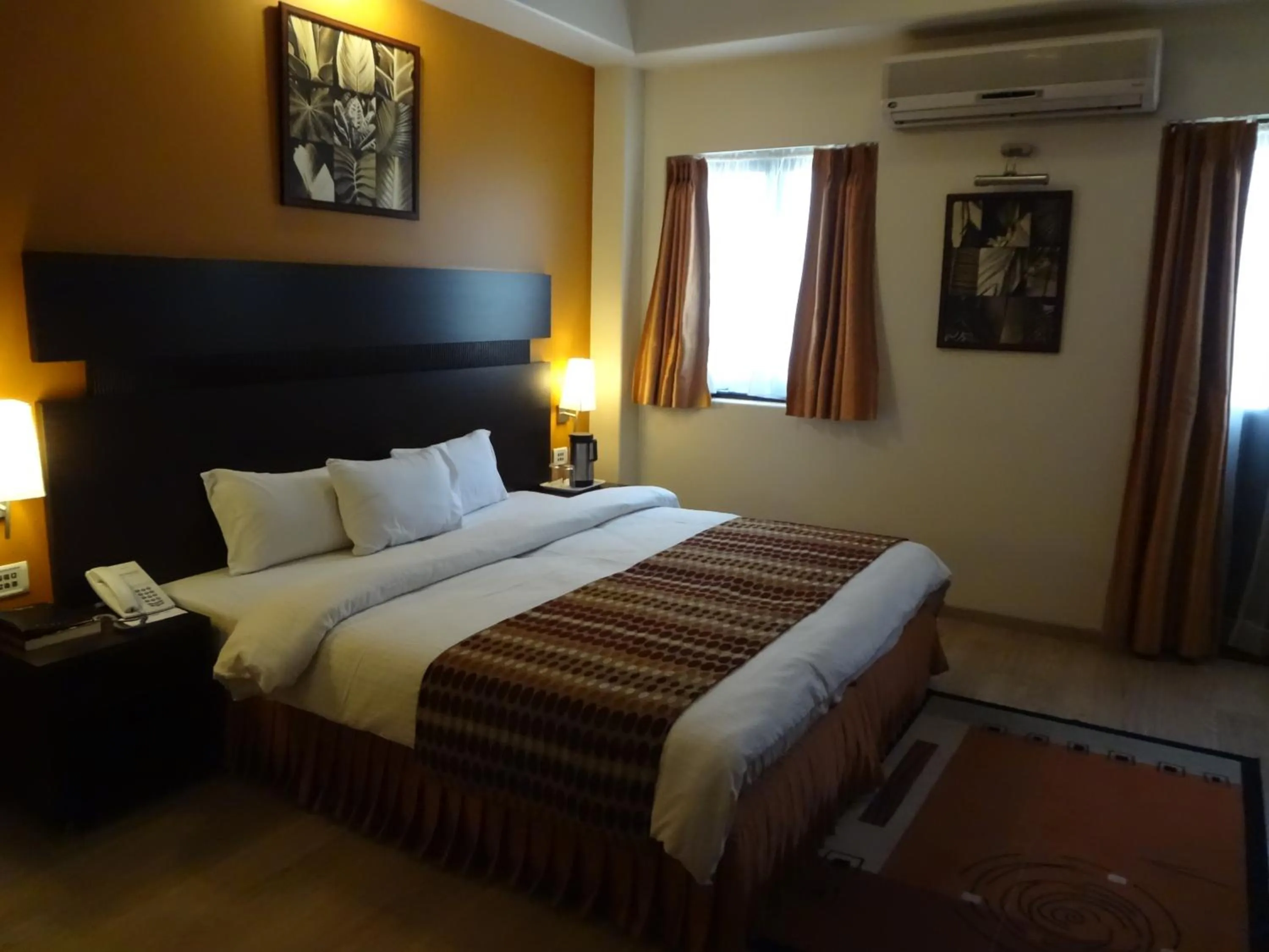 Bed in Chateau Windsor Hotel - Marine Drive