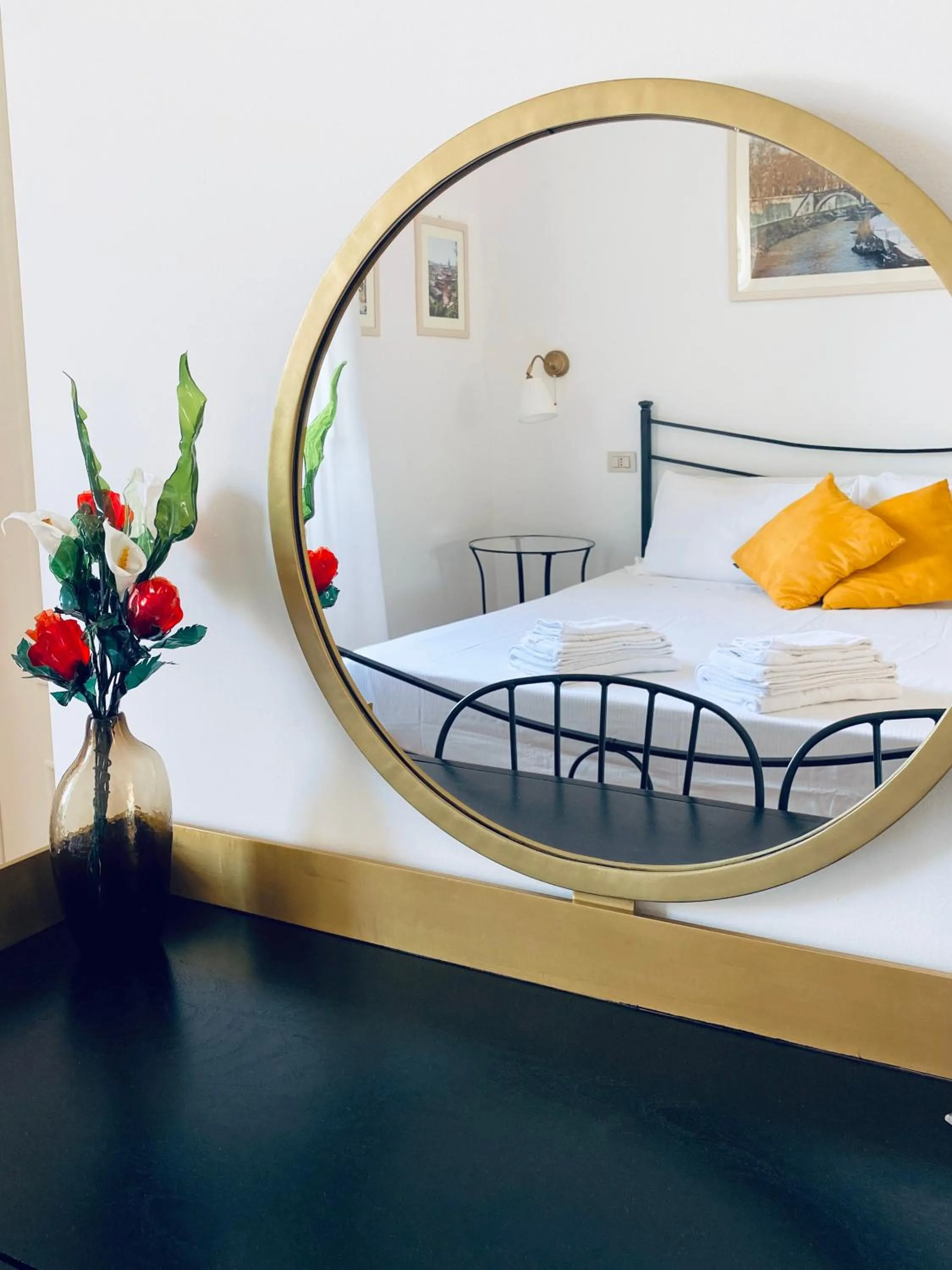 Decorative detail, Bed in Al centro di Roma