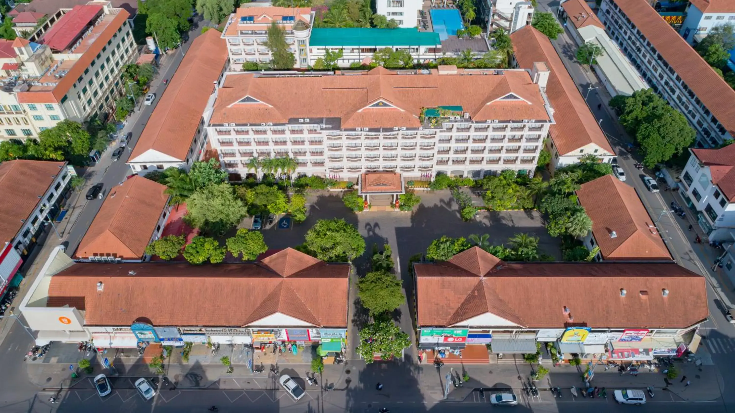 Property building in Hotel Somadevi Angkor Resort & Spa Property building in Hotel Somadevi Angkor Resort & Spa