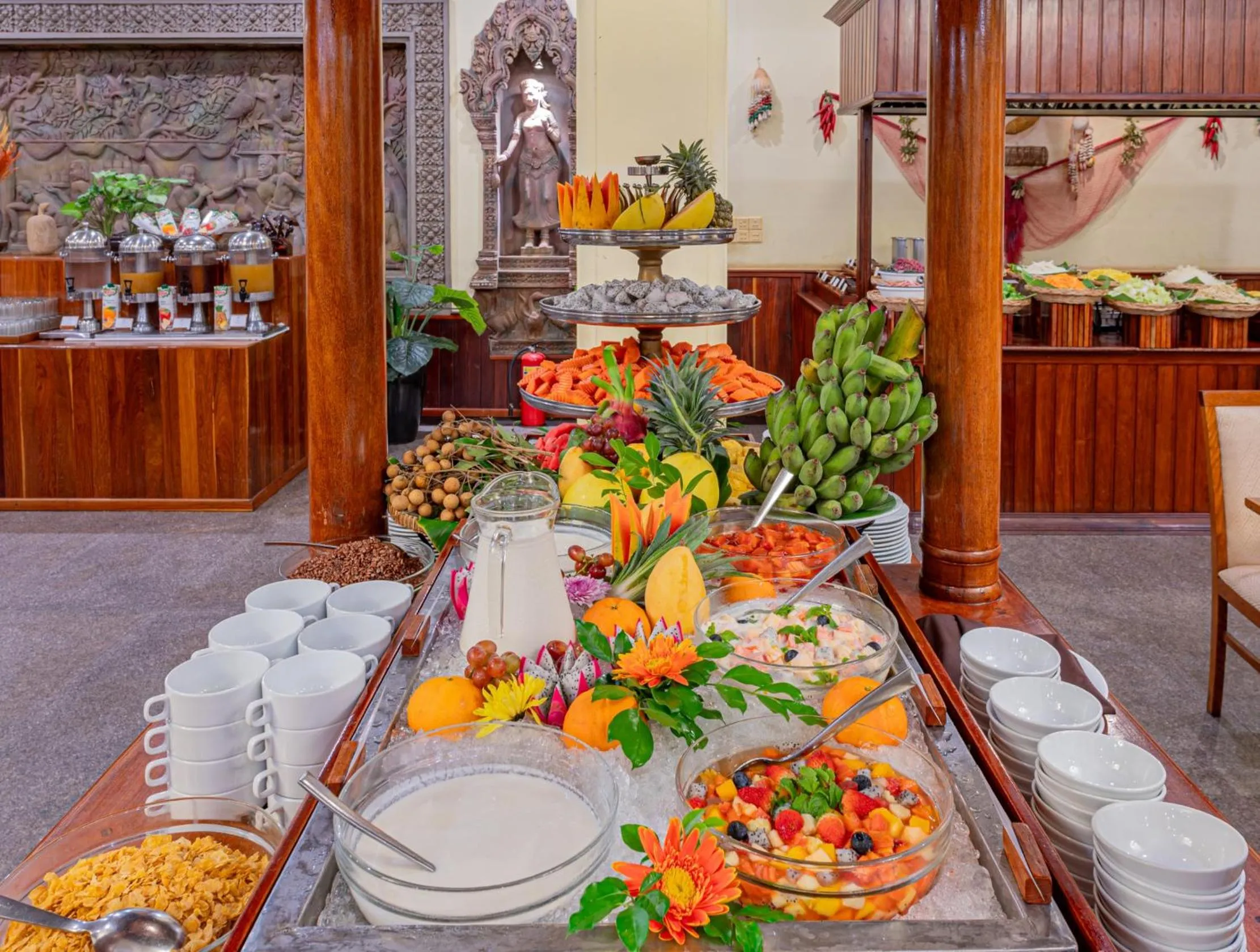 Food and drinks in Hotel Somadevi Angkor Resort & Spa