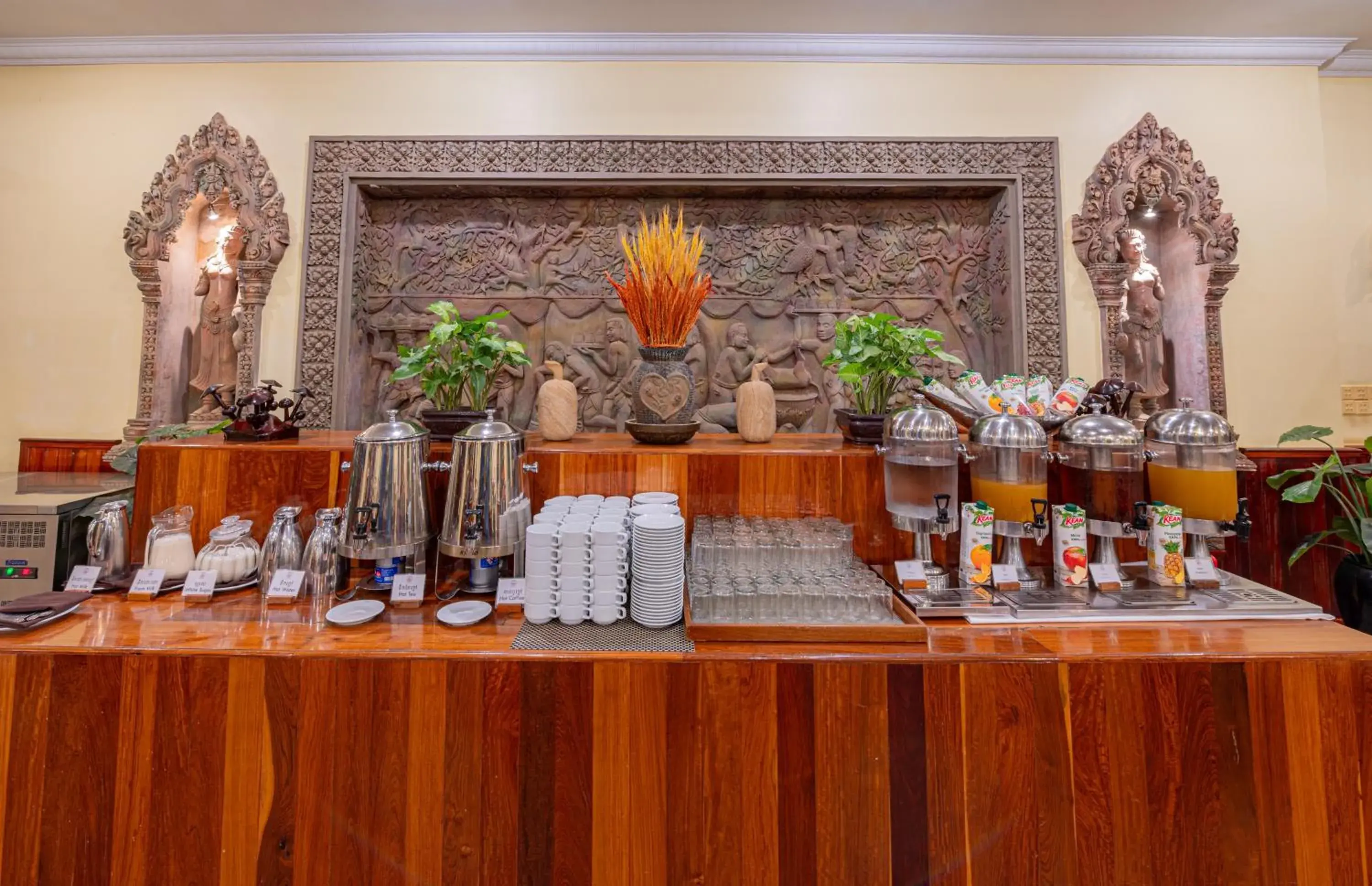 Restaurant/places to eat in Hotel Somadevi Angkor Resort & Spa Restaurant/places to eat in Hotel Somadevi Angkor Resort & Spa