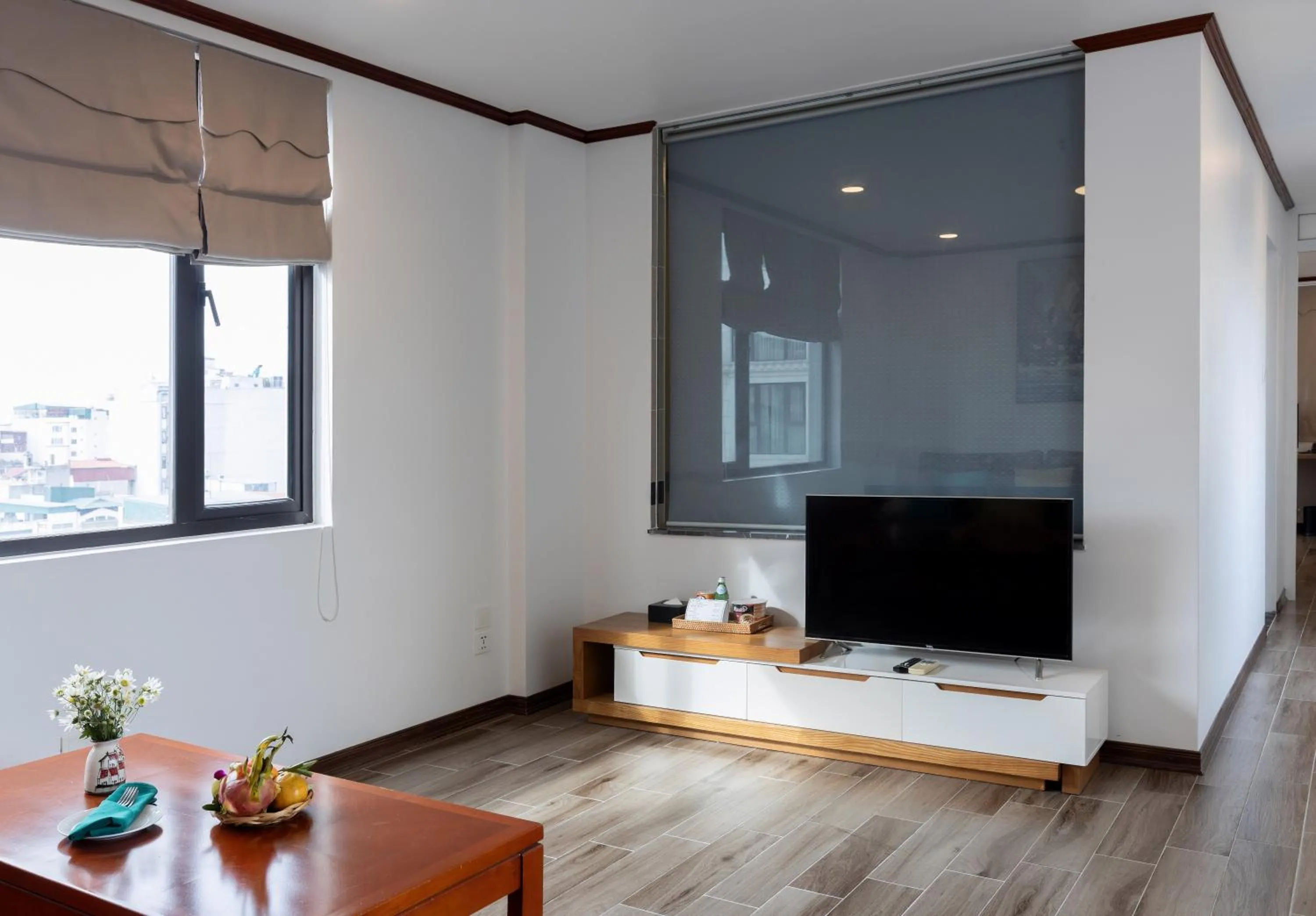 TV and multimedia in Flower Garden Hotel