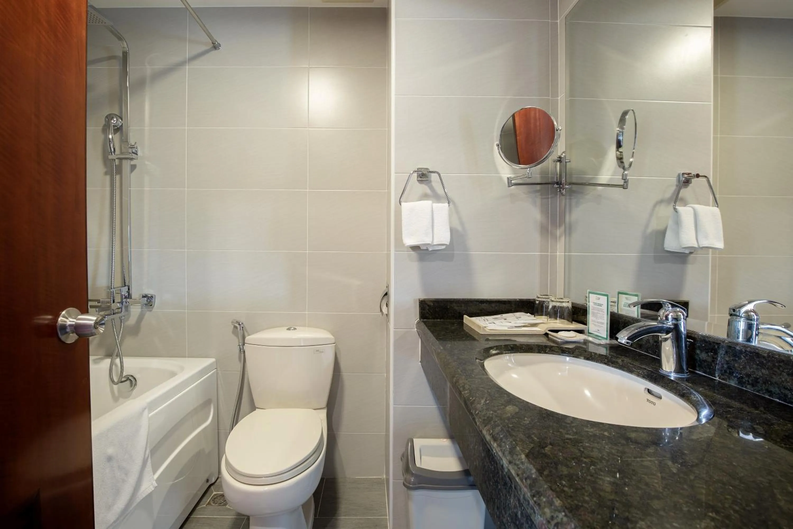Bathroom in Flower Garden Hotel