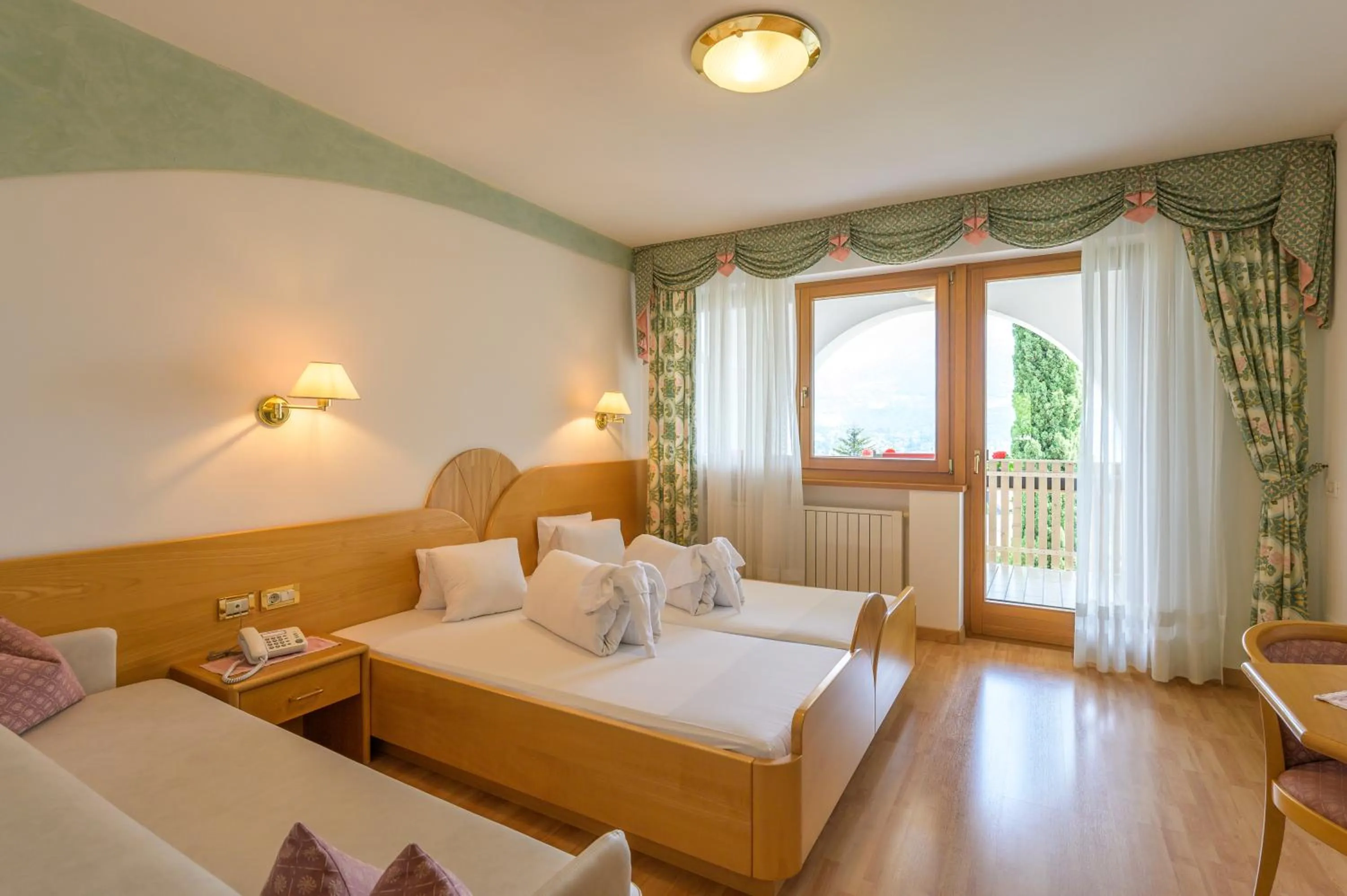Photo of the whole room, Bed in Glanzhof Hotel & Apartments