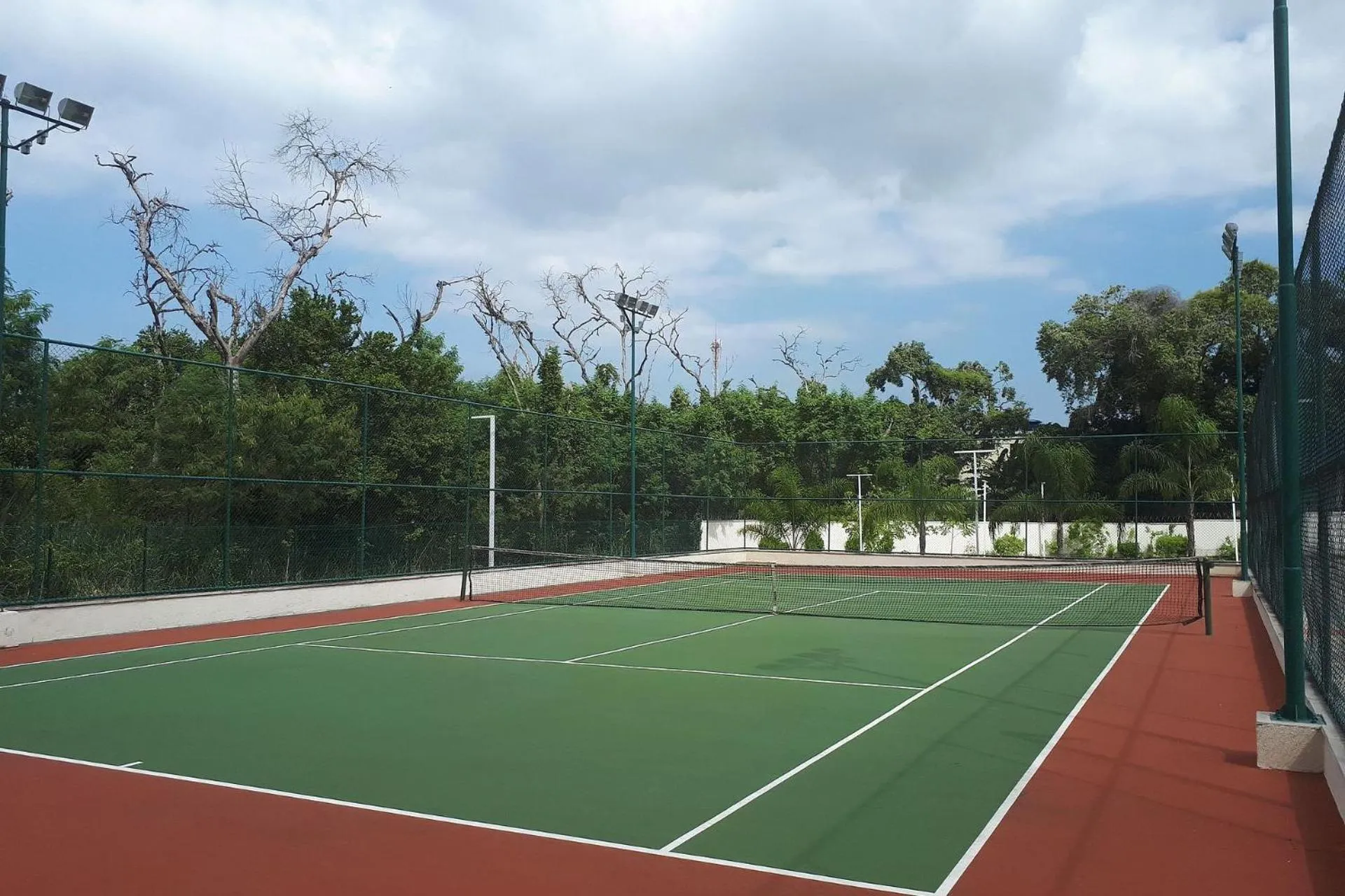 Tennis court in RioStay Residence - Riocentro