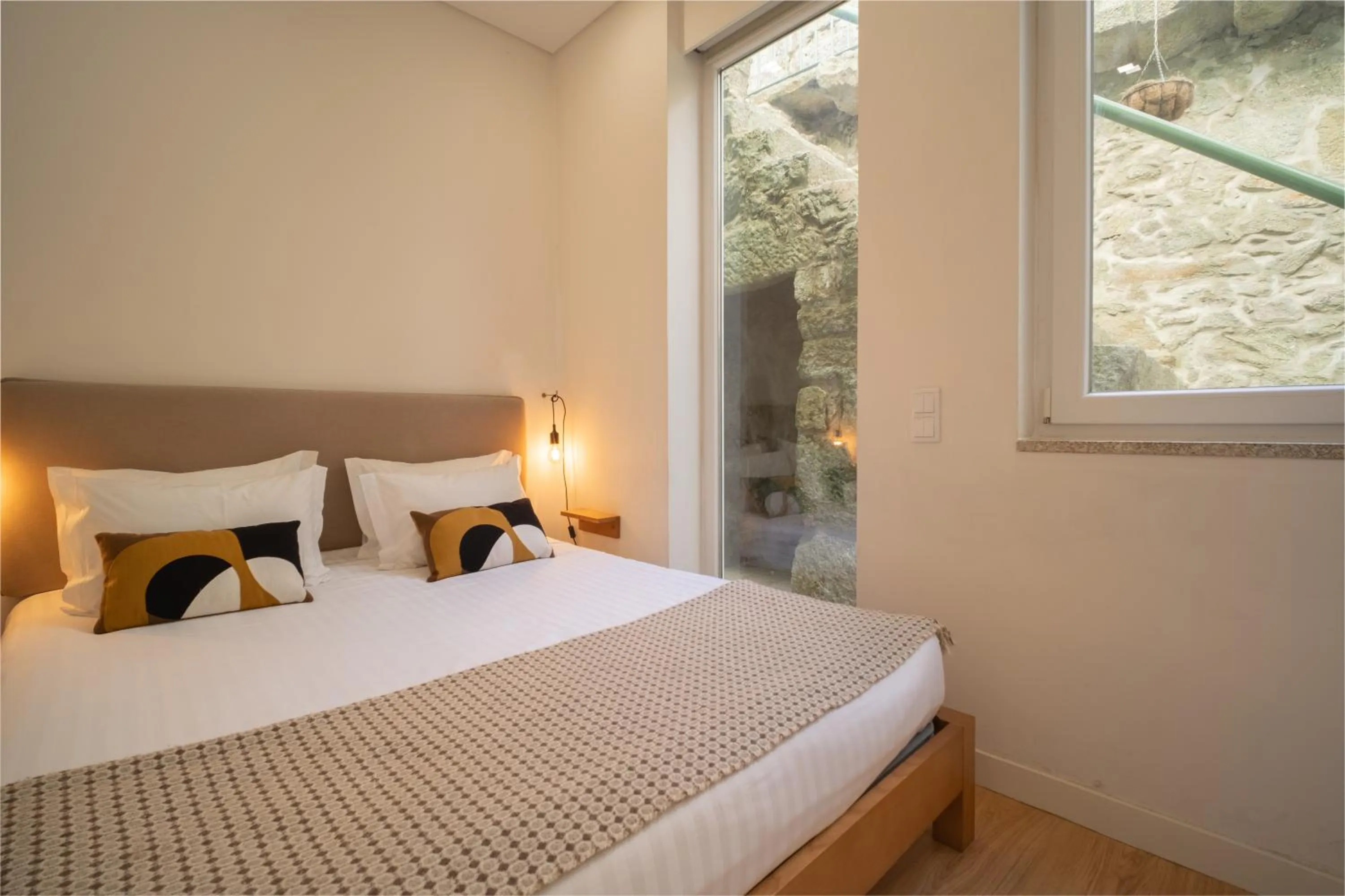 Bedroom, Bed in Bonfim 234 Townhouse