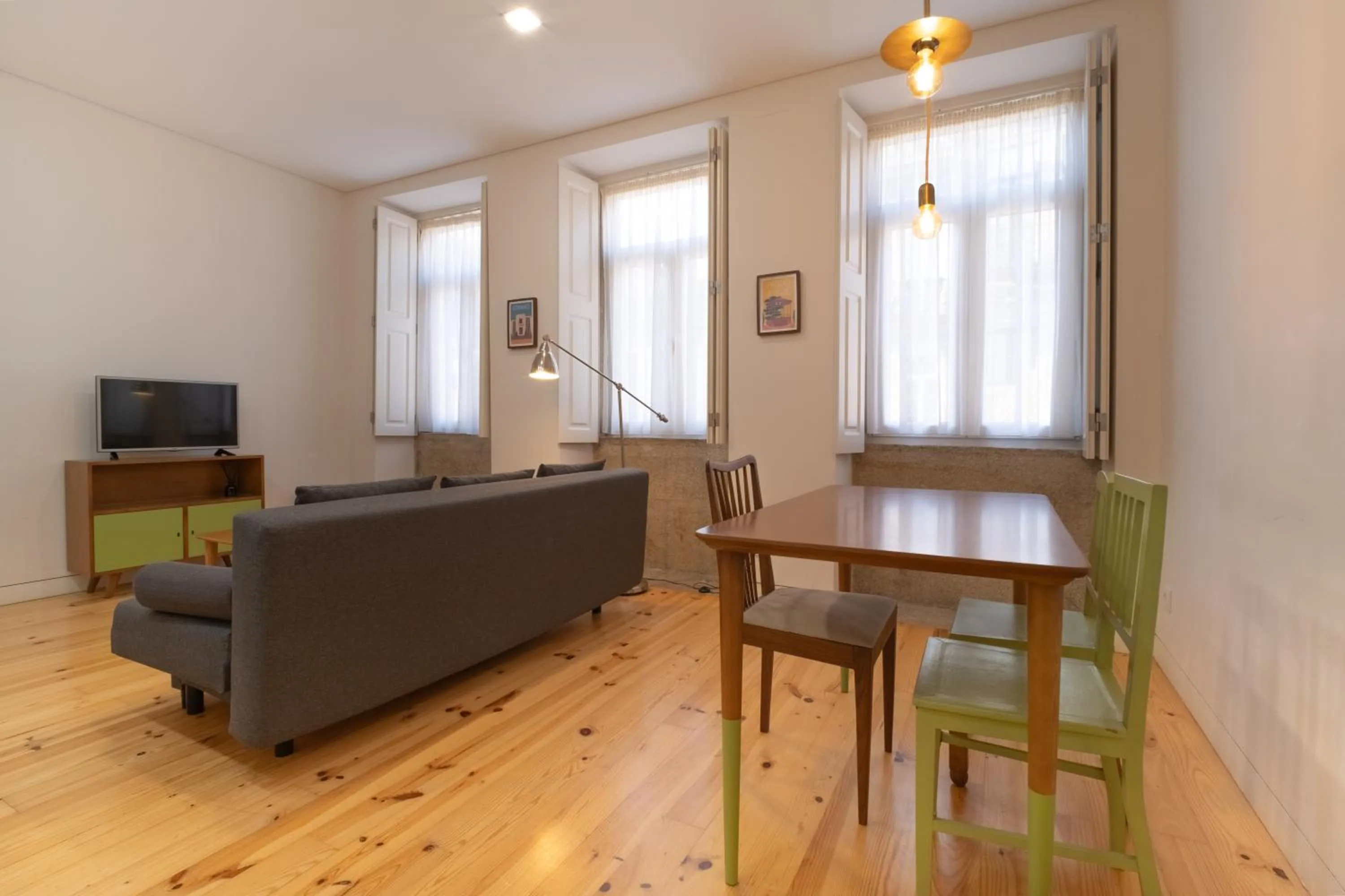 TV and multimedia in Bonfim 234 Townhouse