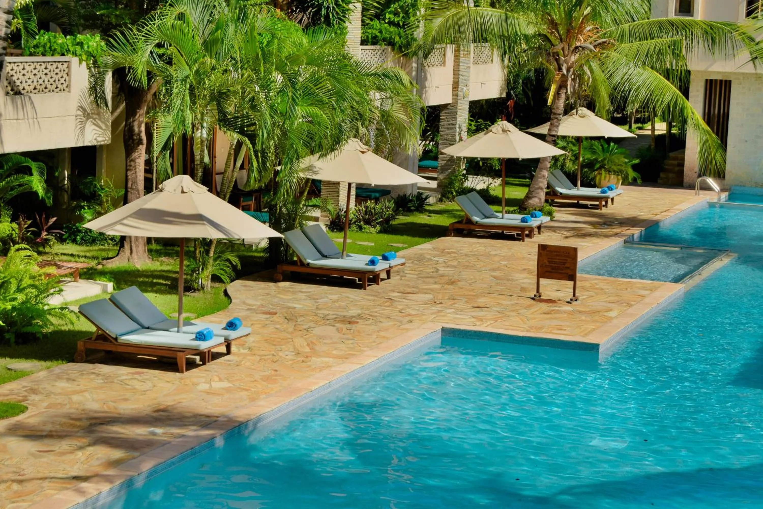 Day in Villa Mandhari - Diani Beach