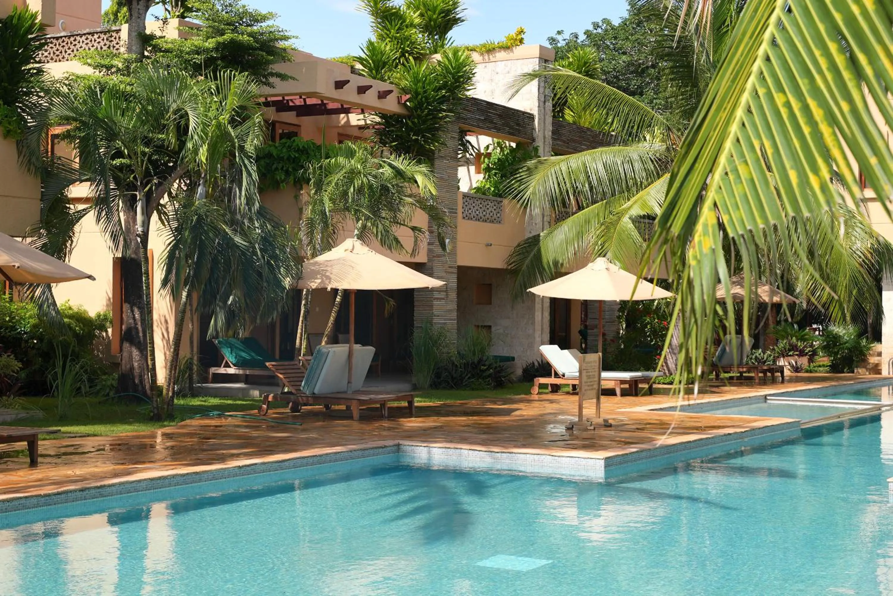 Swimming pool in Villa Mandhari - Diani Beach