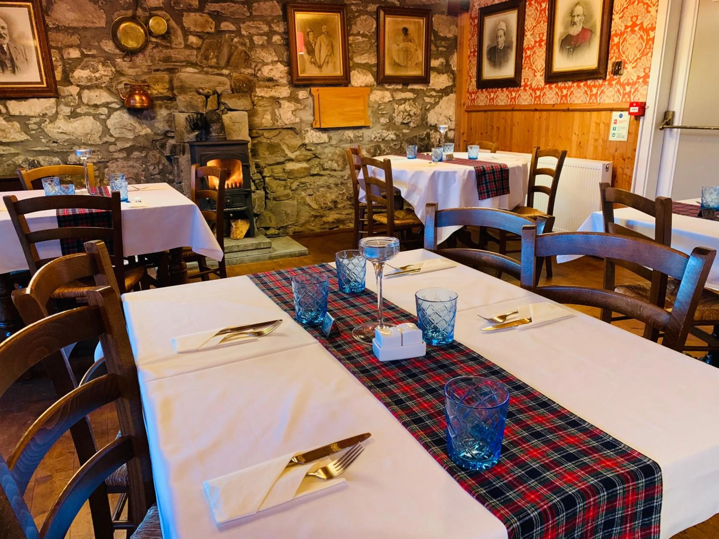 Restaurant/places to eat in Aultguish Inn