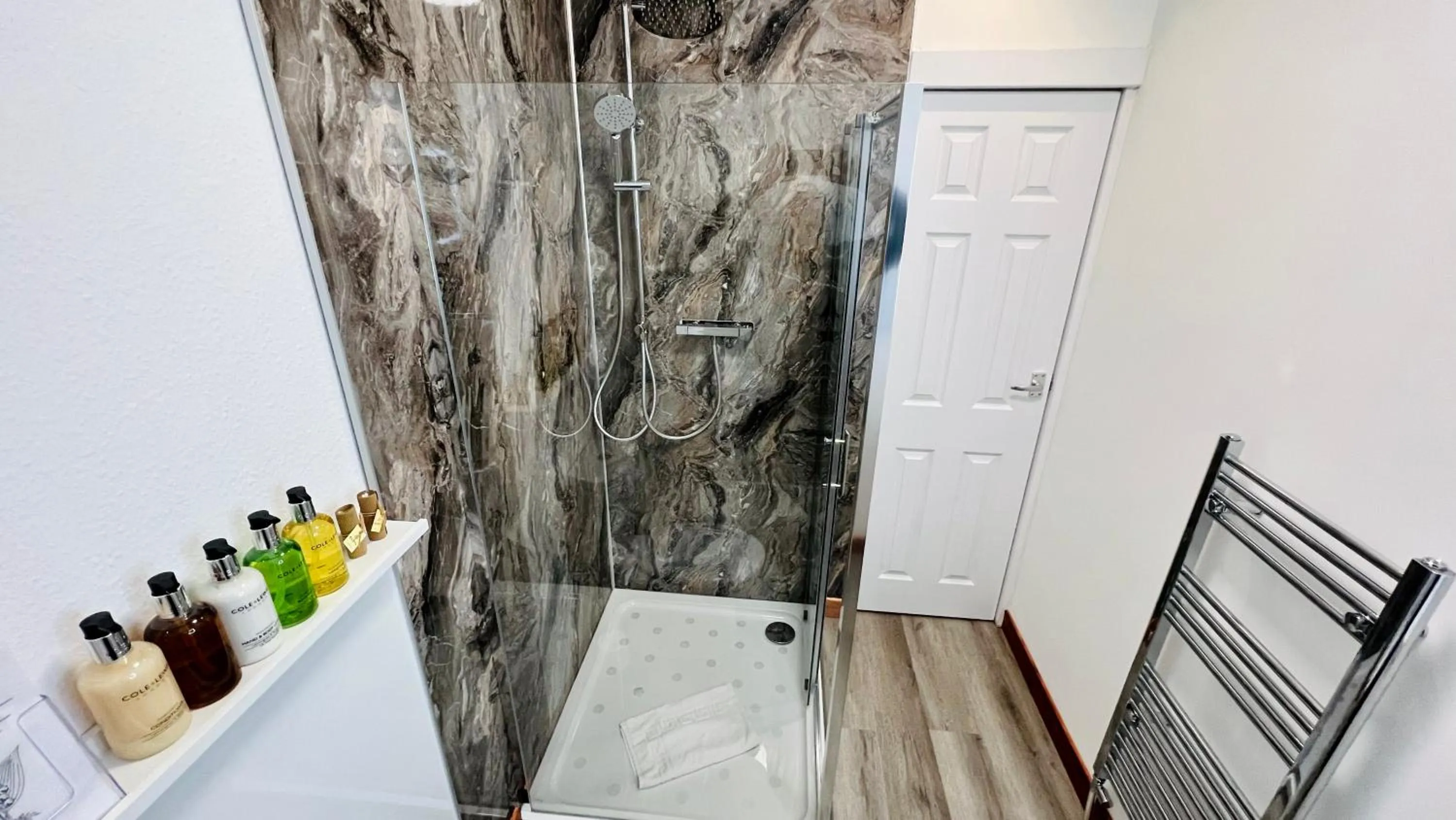 Bathroom in Aultguish Inn