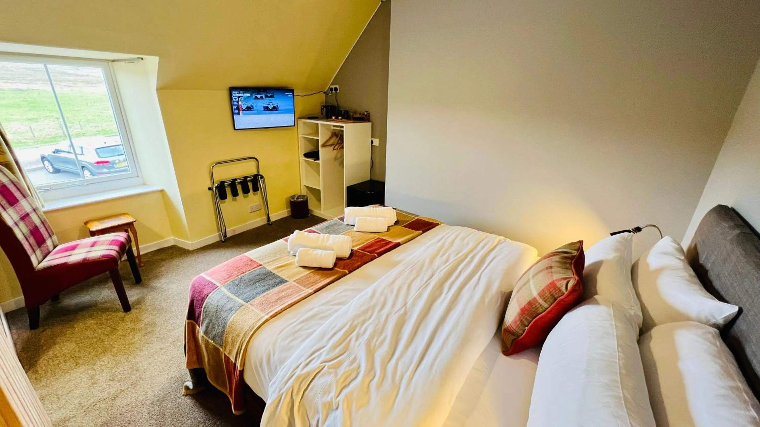 TV and multimedia, Bed in Aultguish Inn