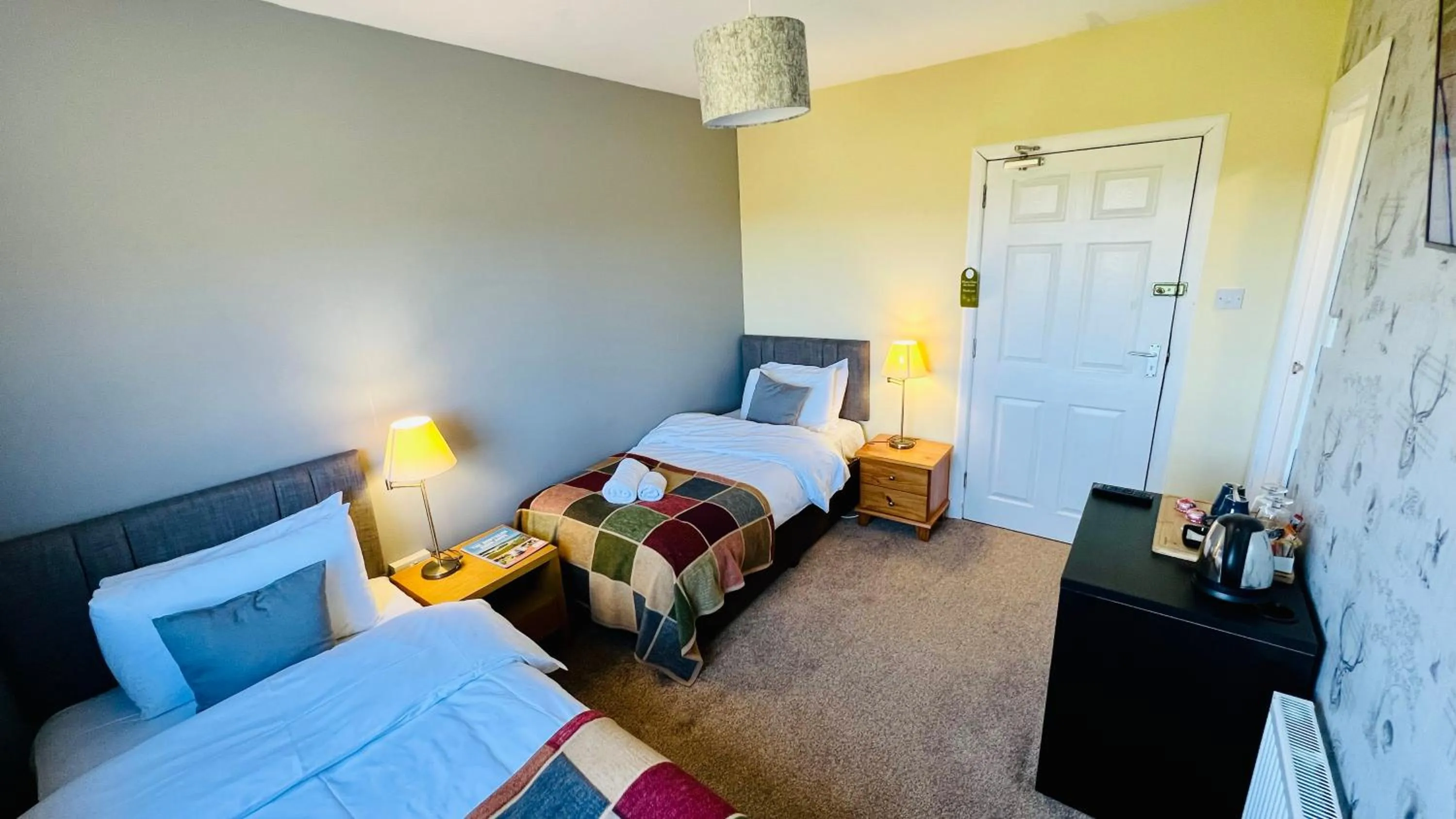 Bedroom, Bed in Aultguish Inn