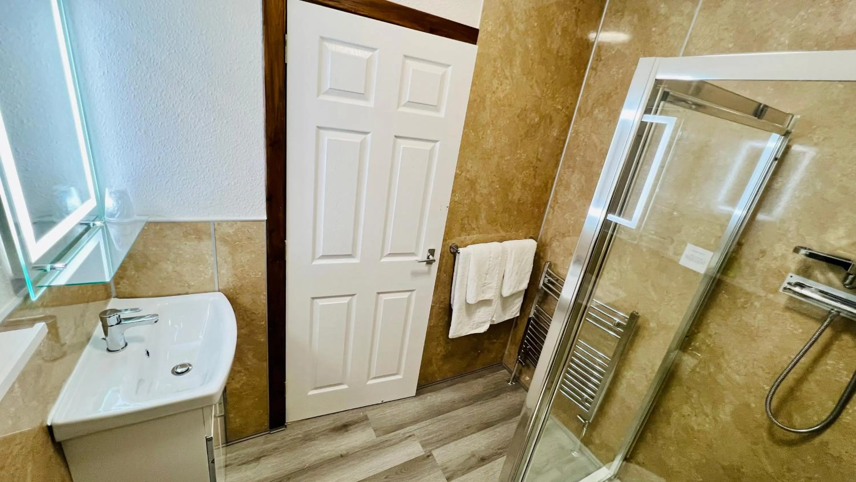 Bathroom in Aultguish Inn