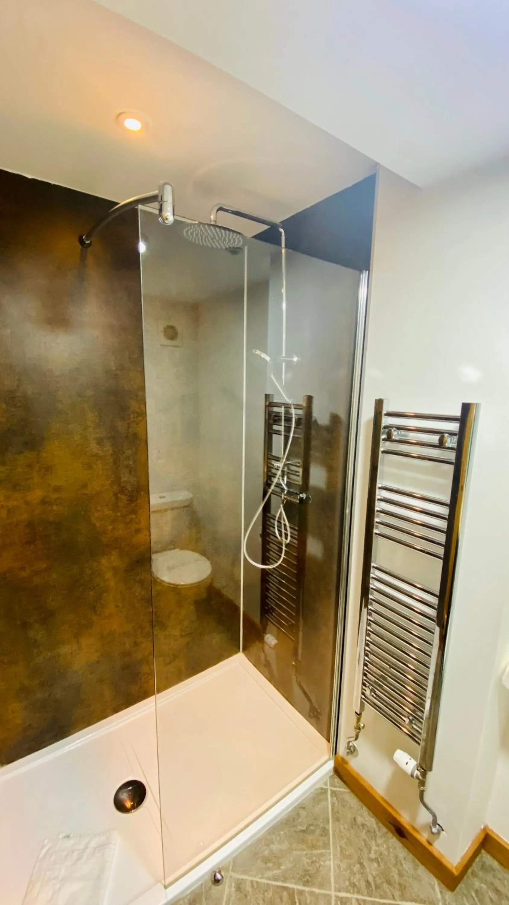 Bathroom in Aultguish Inn