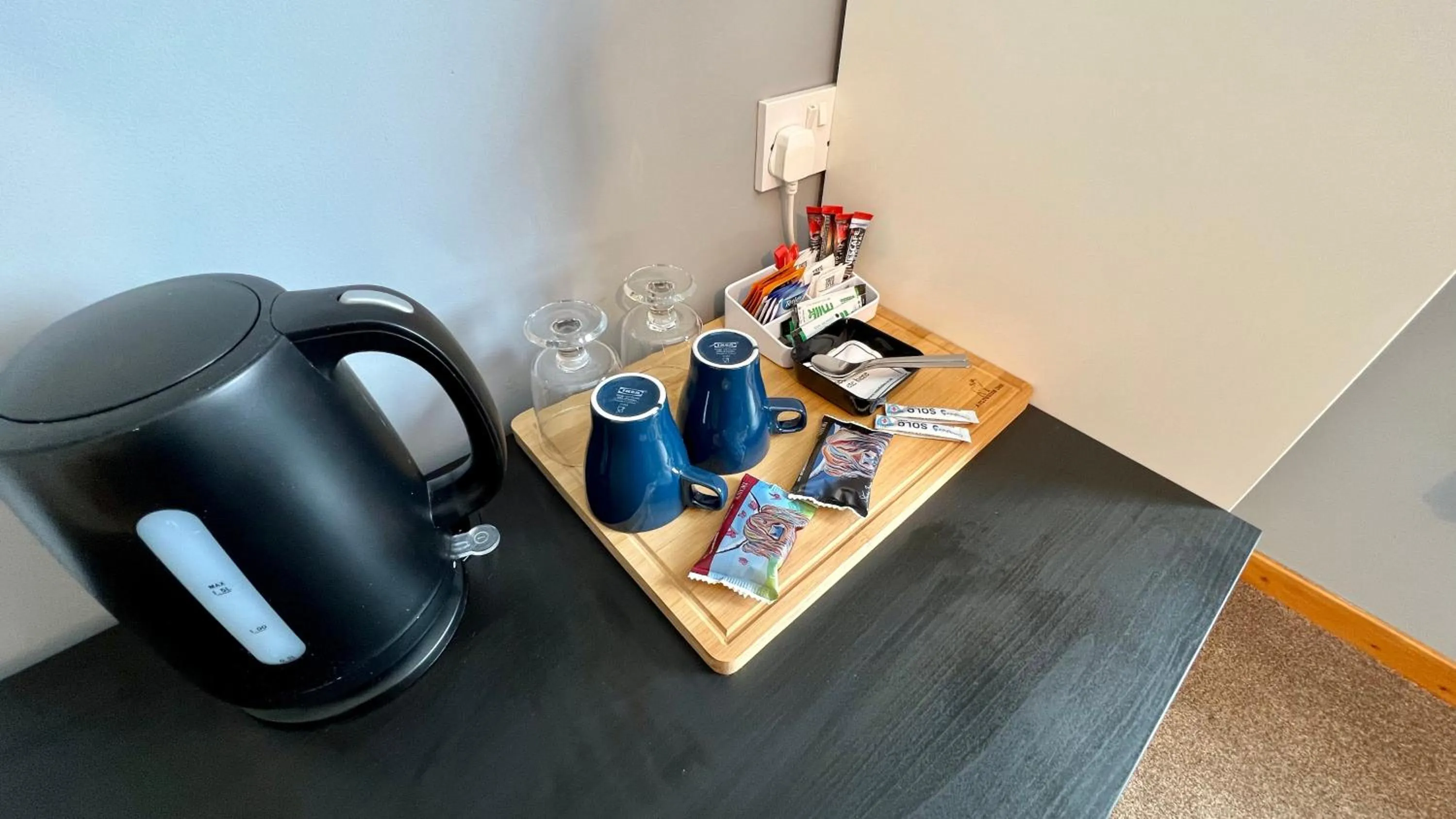 Coffee/tea facilities in Aultguish Inn