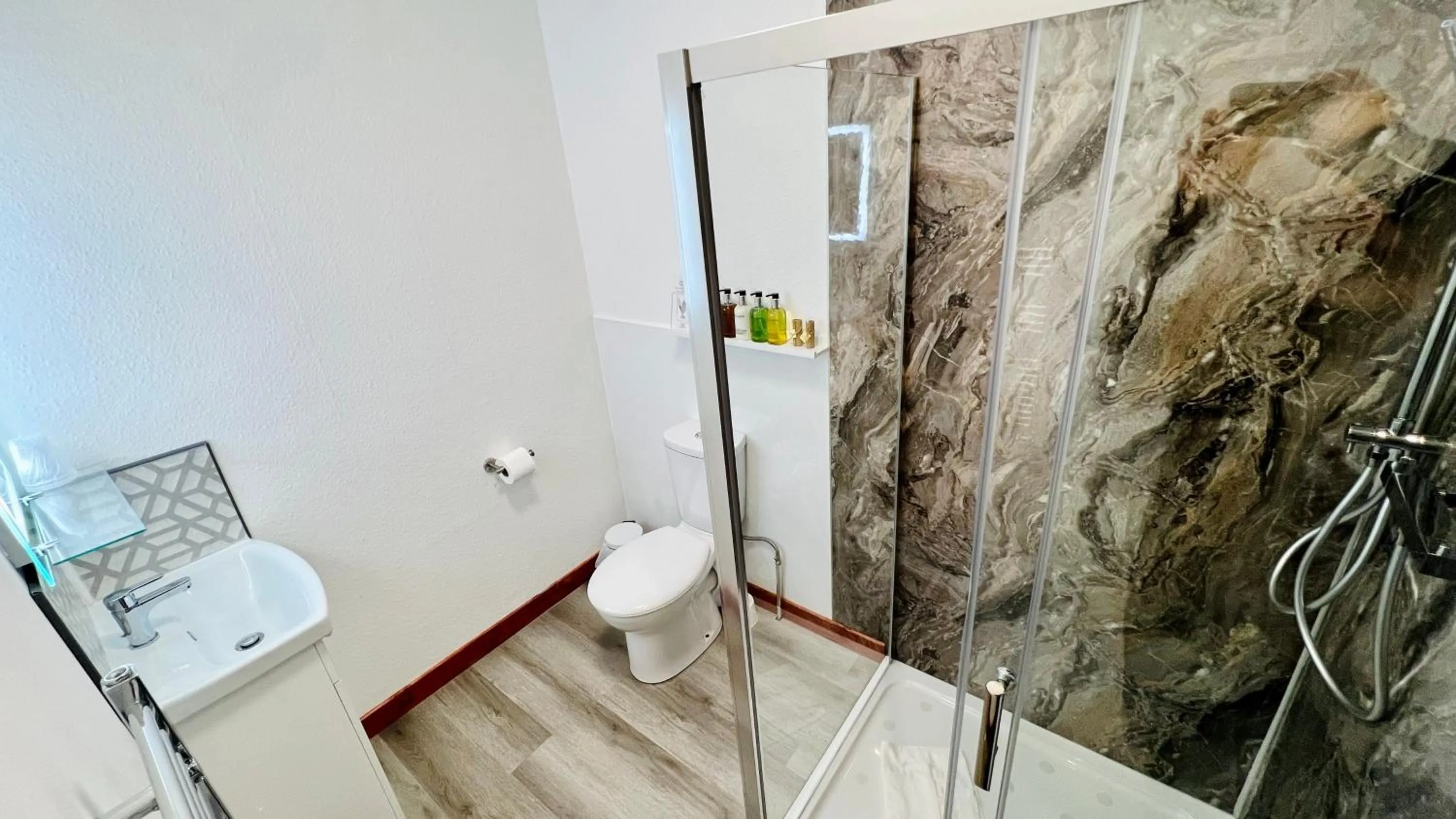 Bathroom in Aultguish Inn