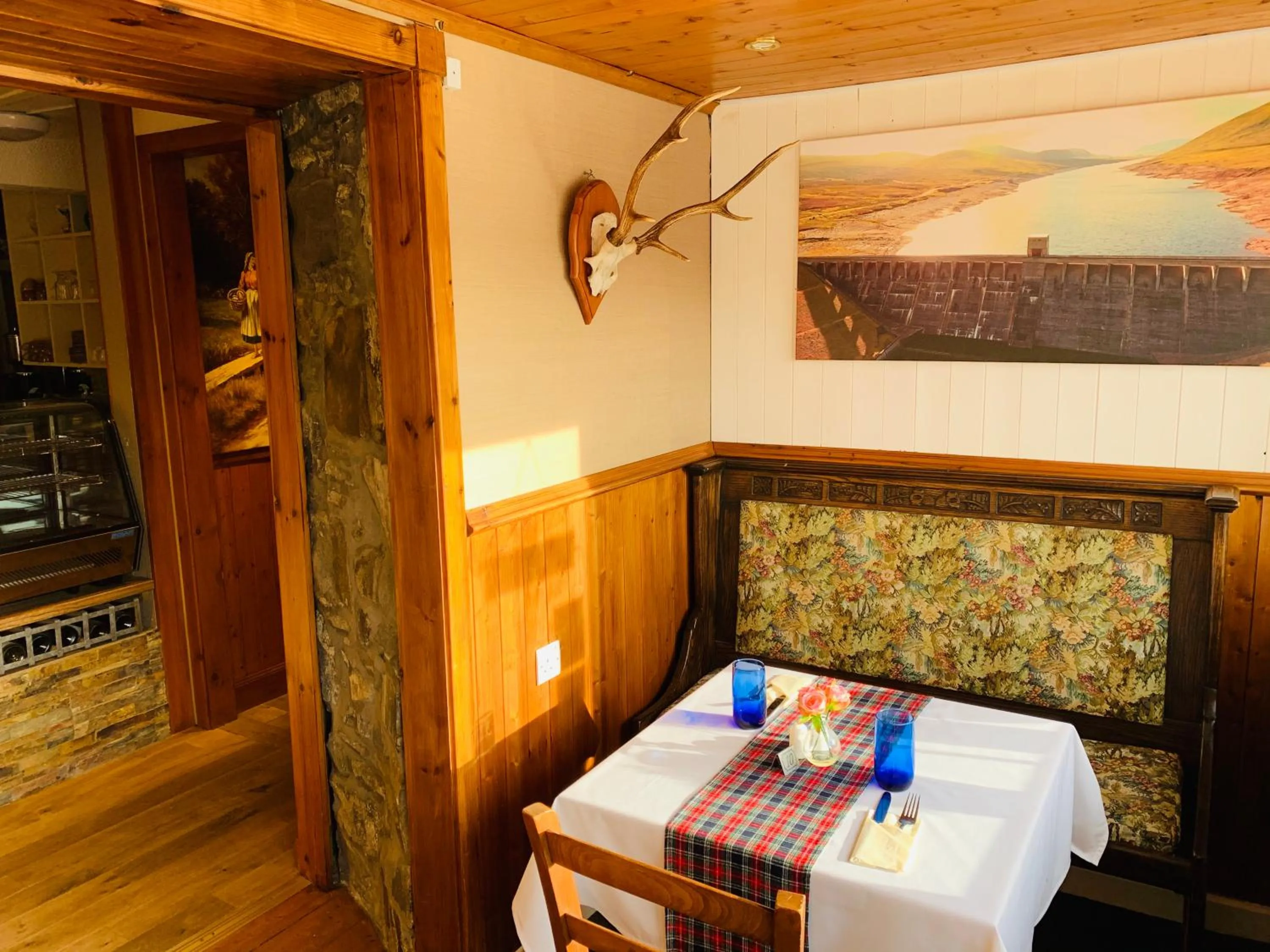 Restaurant/places to eat in Aultguish Inn