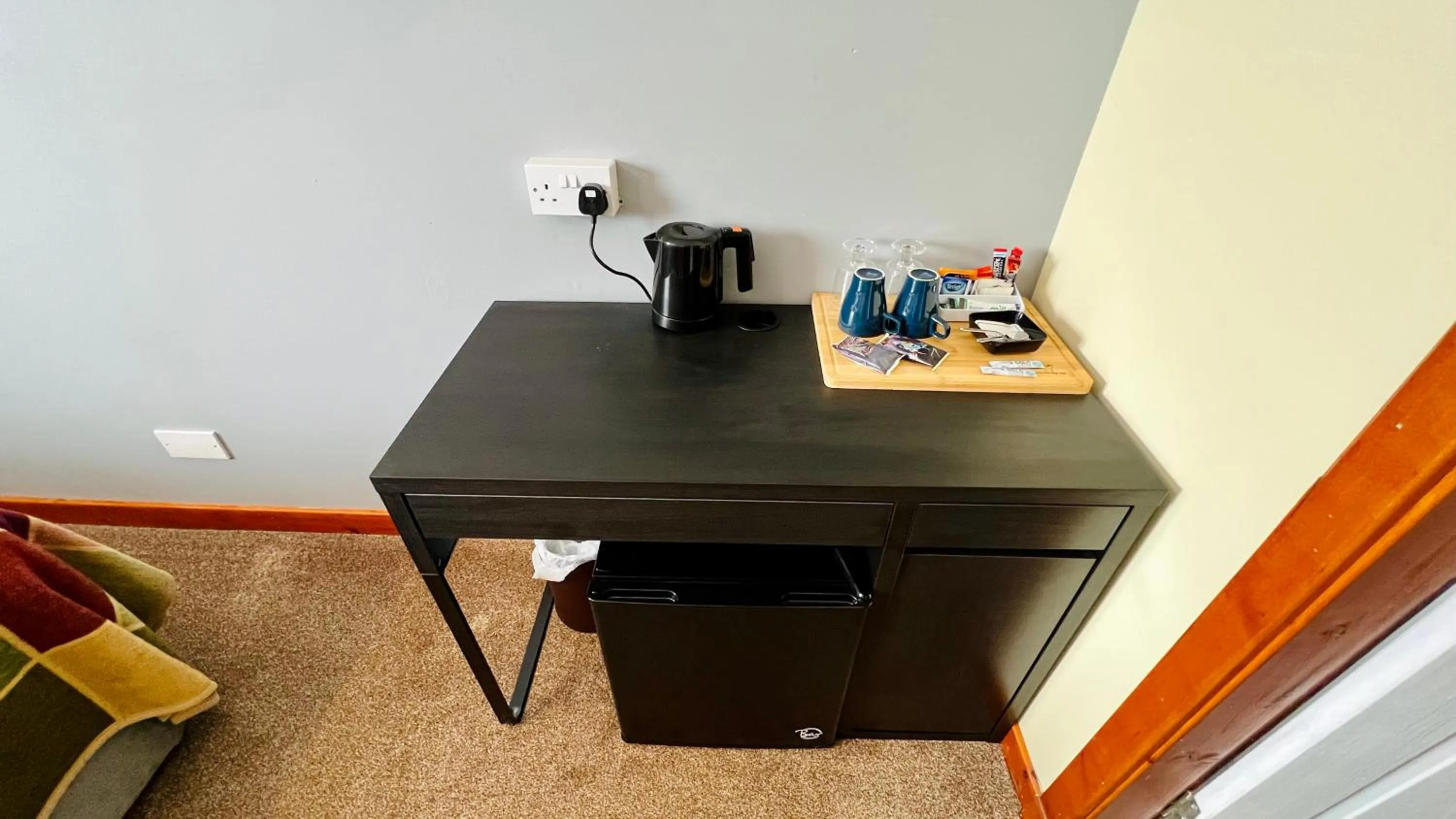 Coffee/tea facilities in Aultguish Inn