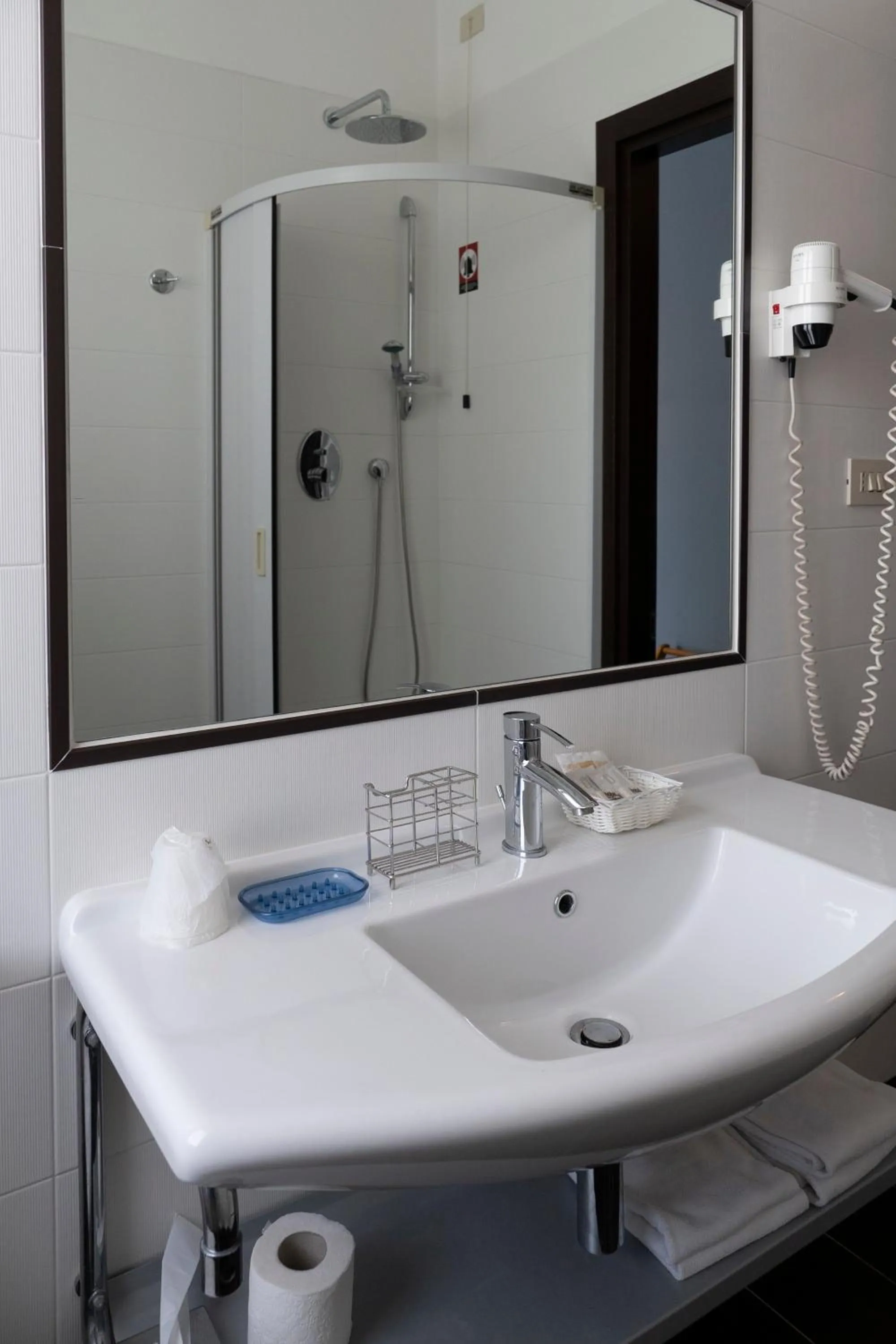 Bathroom in Hotel Mare Blu