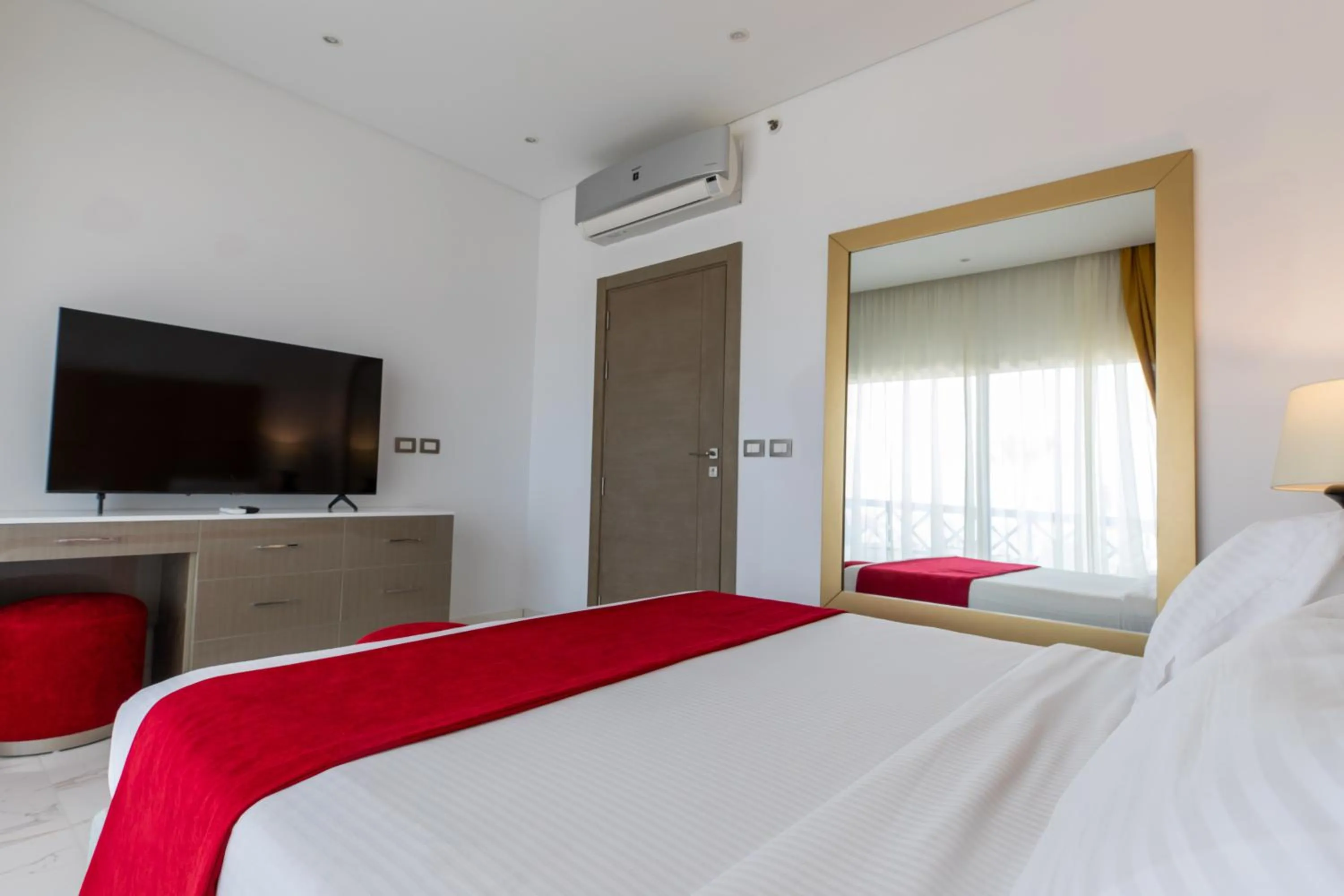 TV and multimedia, Bed in Porto Marina Hotel & Spa Al Alamein