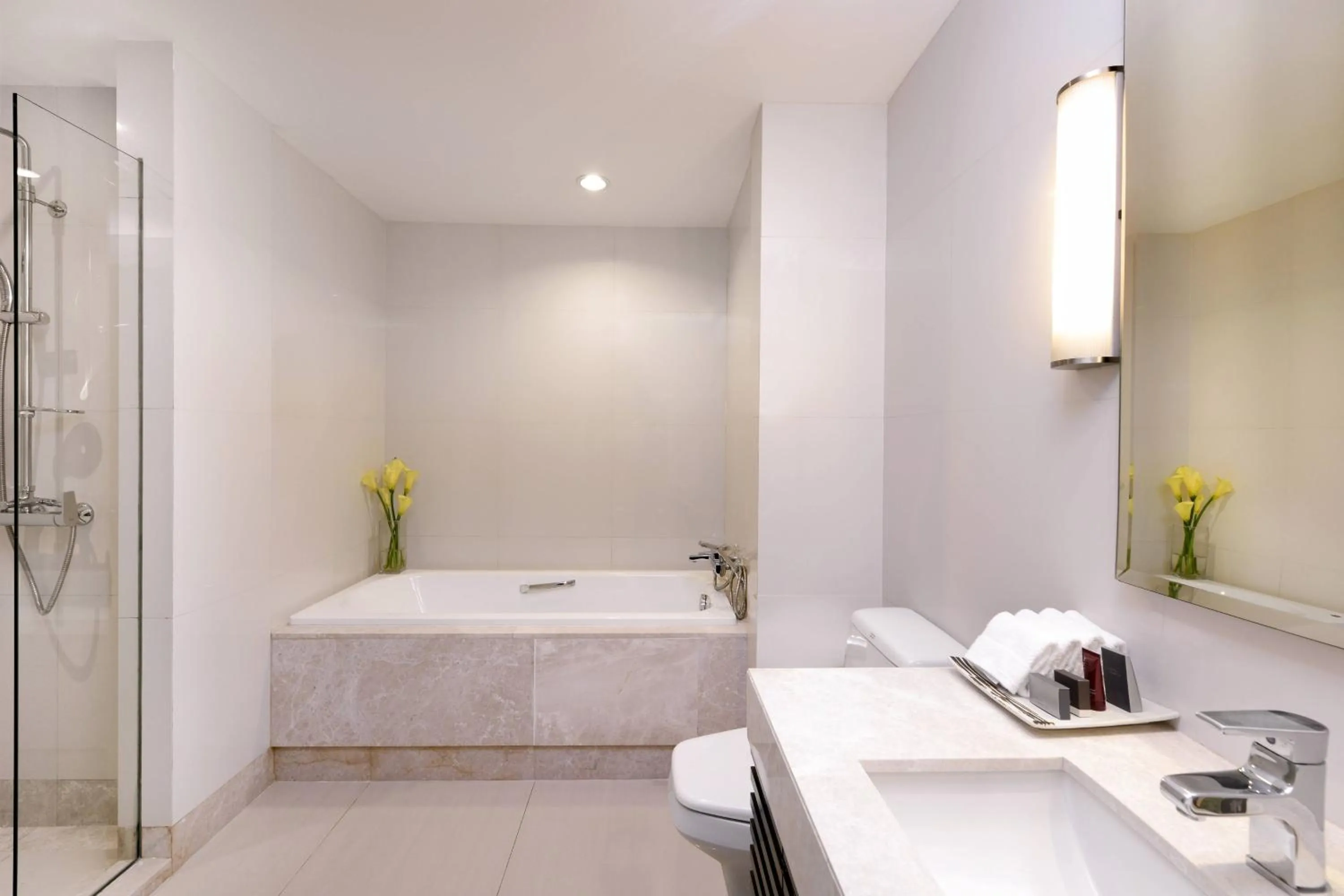Bathroom, Bed in Sathorn Vista, Bangkok - Marriott Executive Apartments