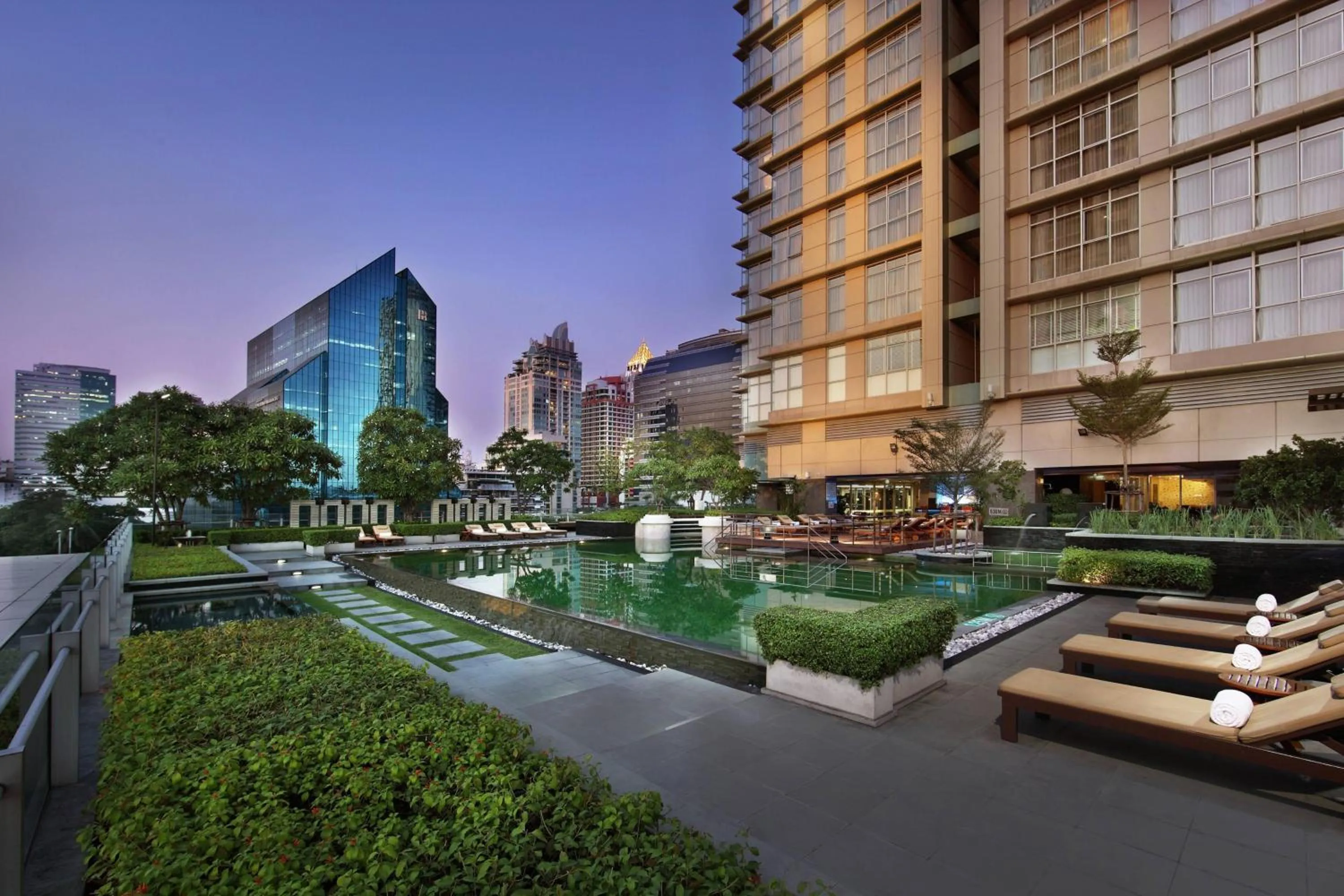 Swimming pool in Sathorn Vista, Bangkok - Marriott Executive Apartments