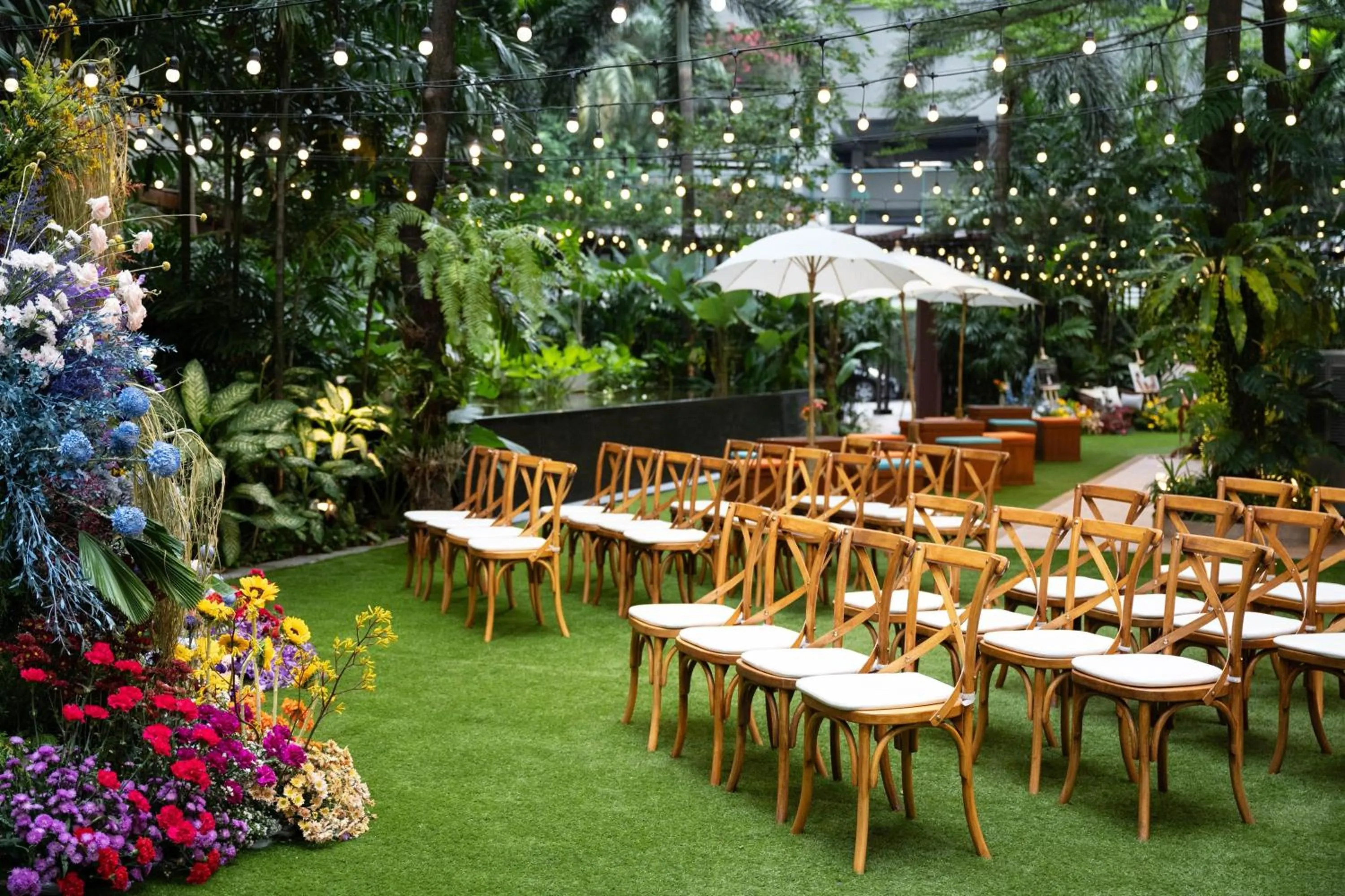 Lounge or bar in Marriott Executive Apartments Sukhumvit Park, Bangkok