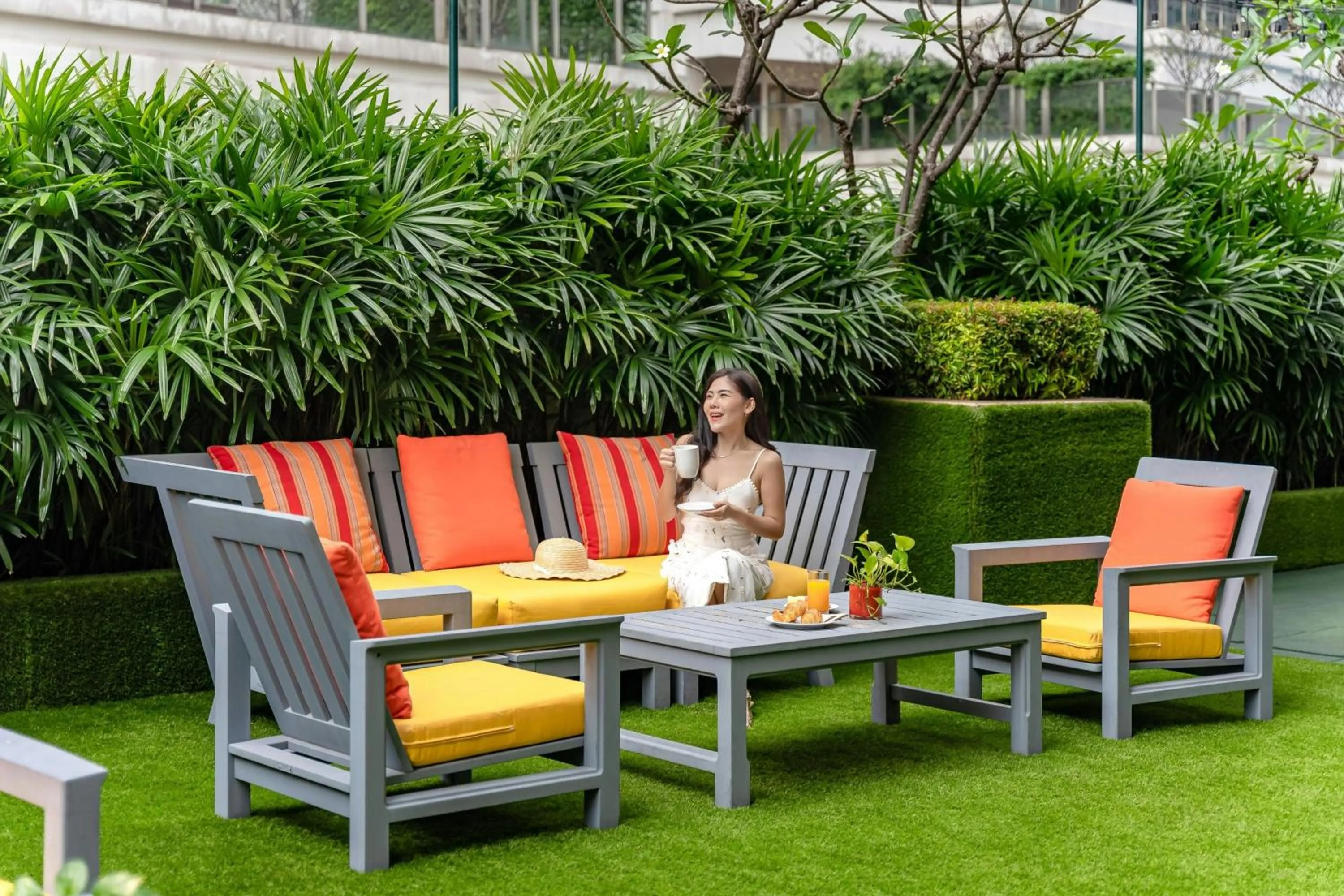 Swimming pool in Marriott Executive Apartments Sukhumvit Park, Bangkok
