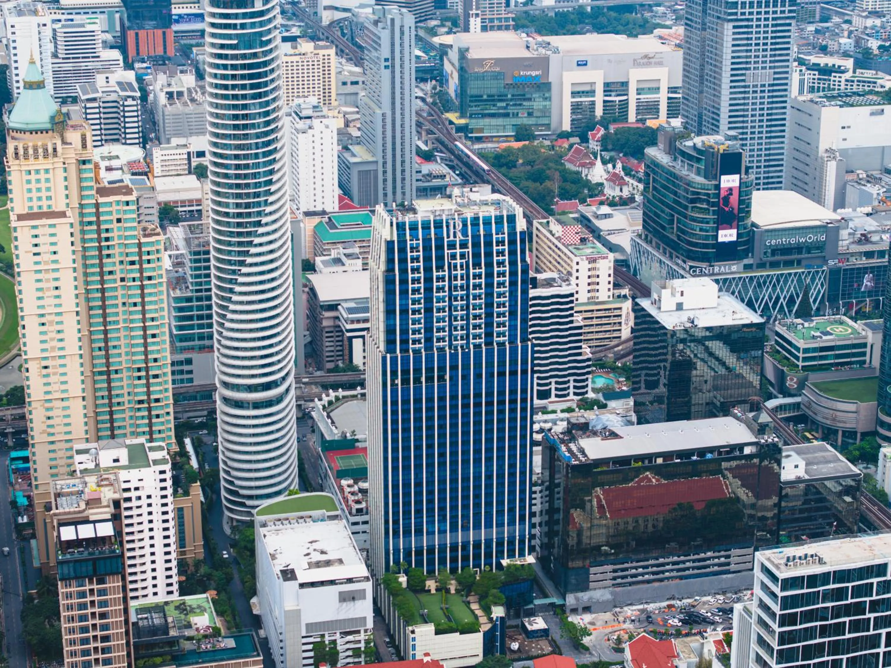Property building in Renaissance Bangkok Ratchaprasong Hotel by Marriott