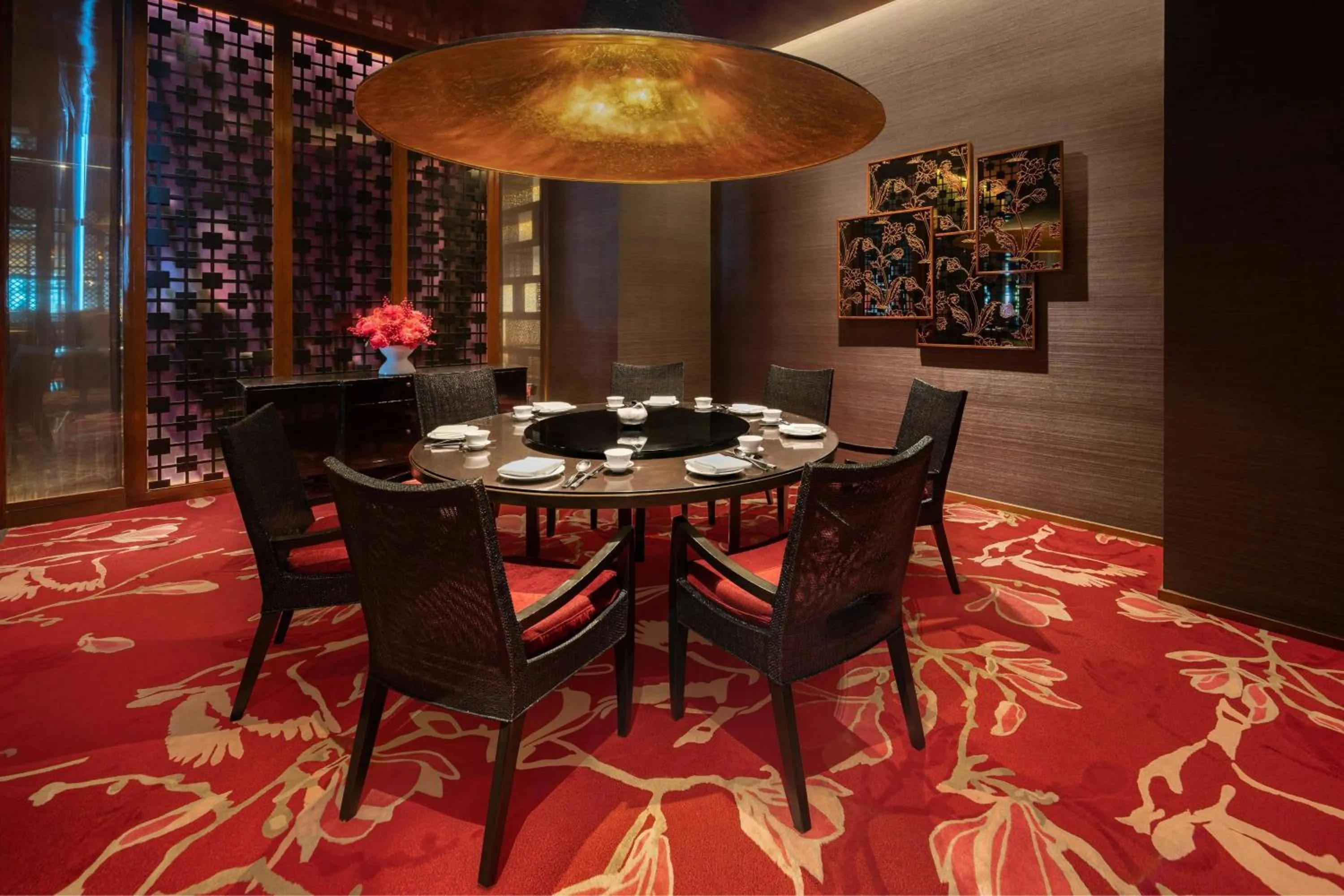 Restaurant/places to eat in Renaissance Bangkok Ratchaprasong Hotel by Marriott