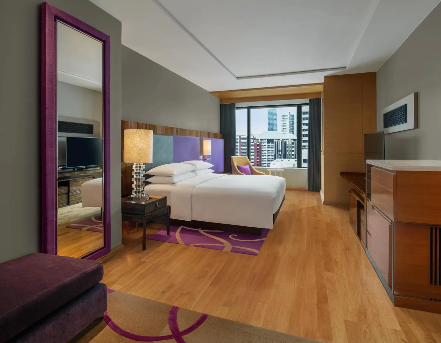 Bed in Renaissance Bangkok Ratchaprasong Hotel by Marriott