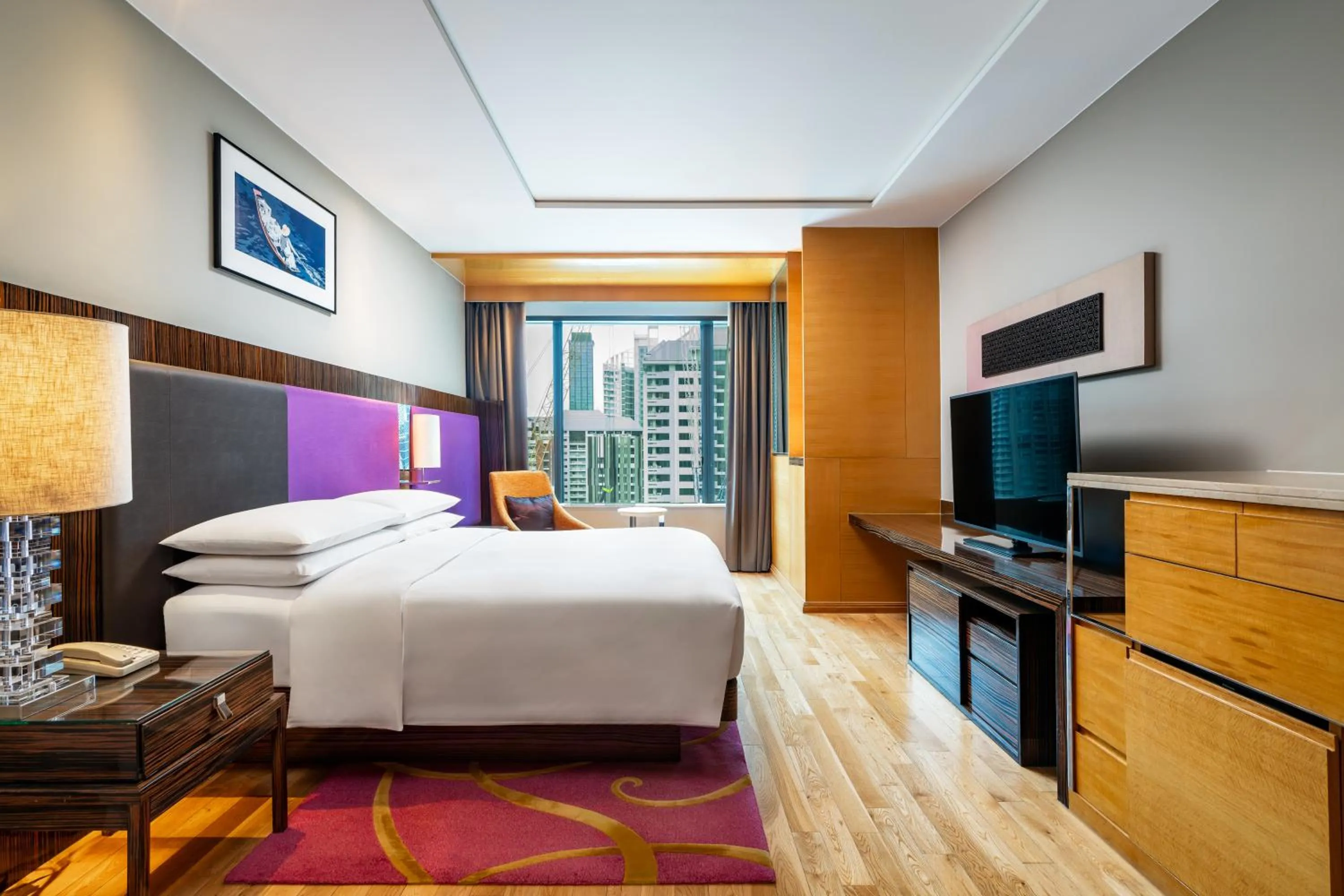 View (from property/room), Bed in Renaissance Bangkok Ratchaprasong Hotel by Marriott