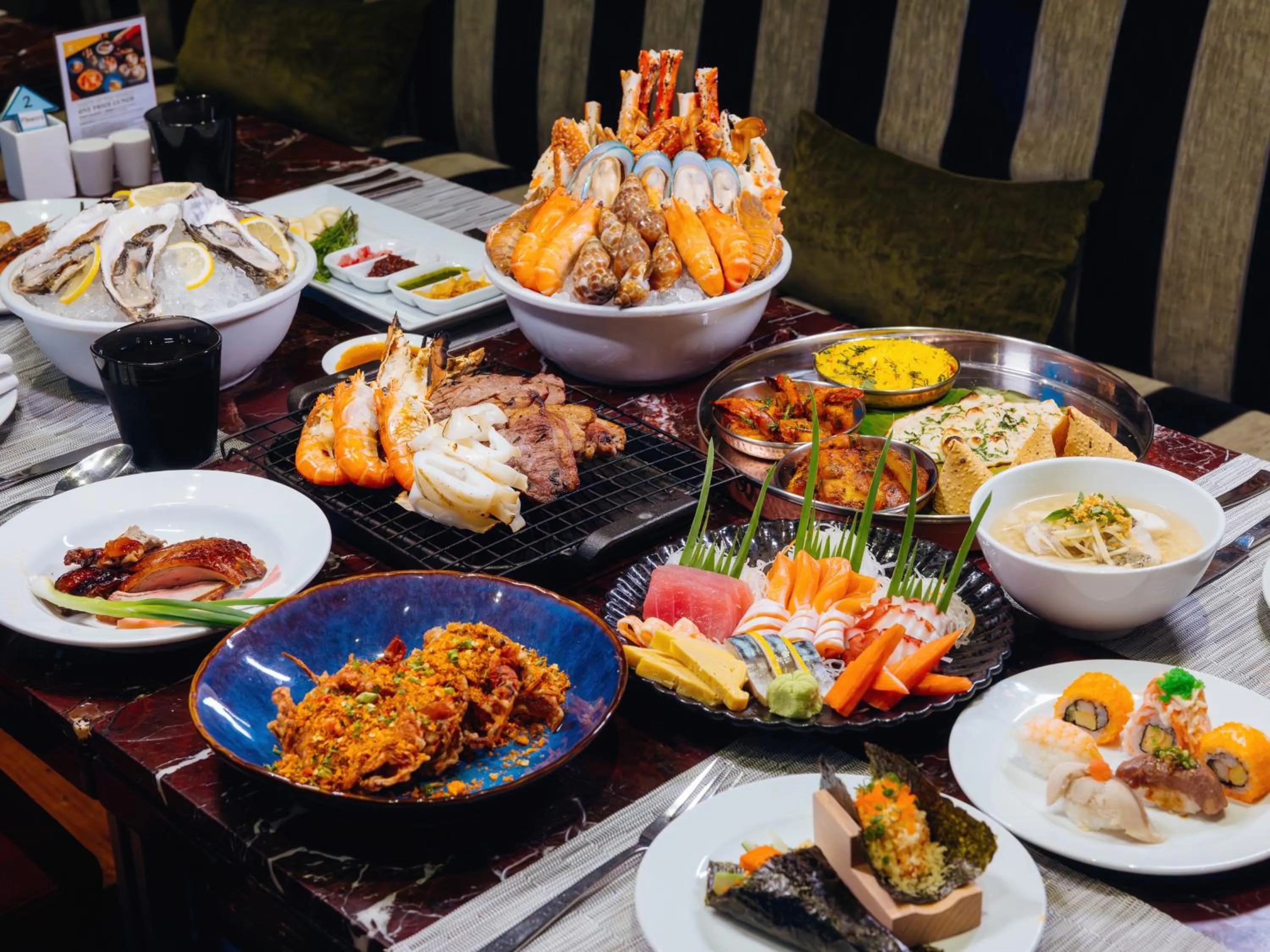 Restaurant/places to eat in Renaissance Bangkok Ratchaprasong Hotel by Marriott