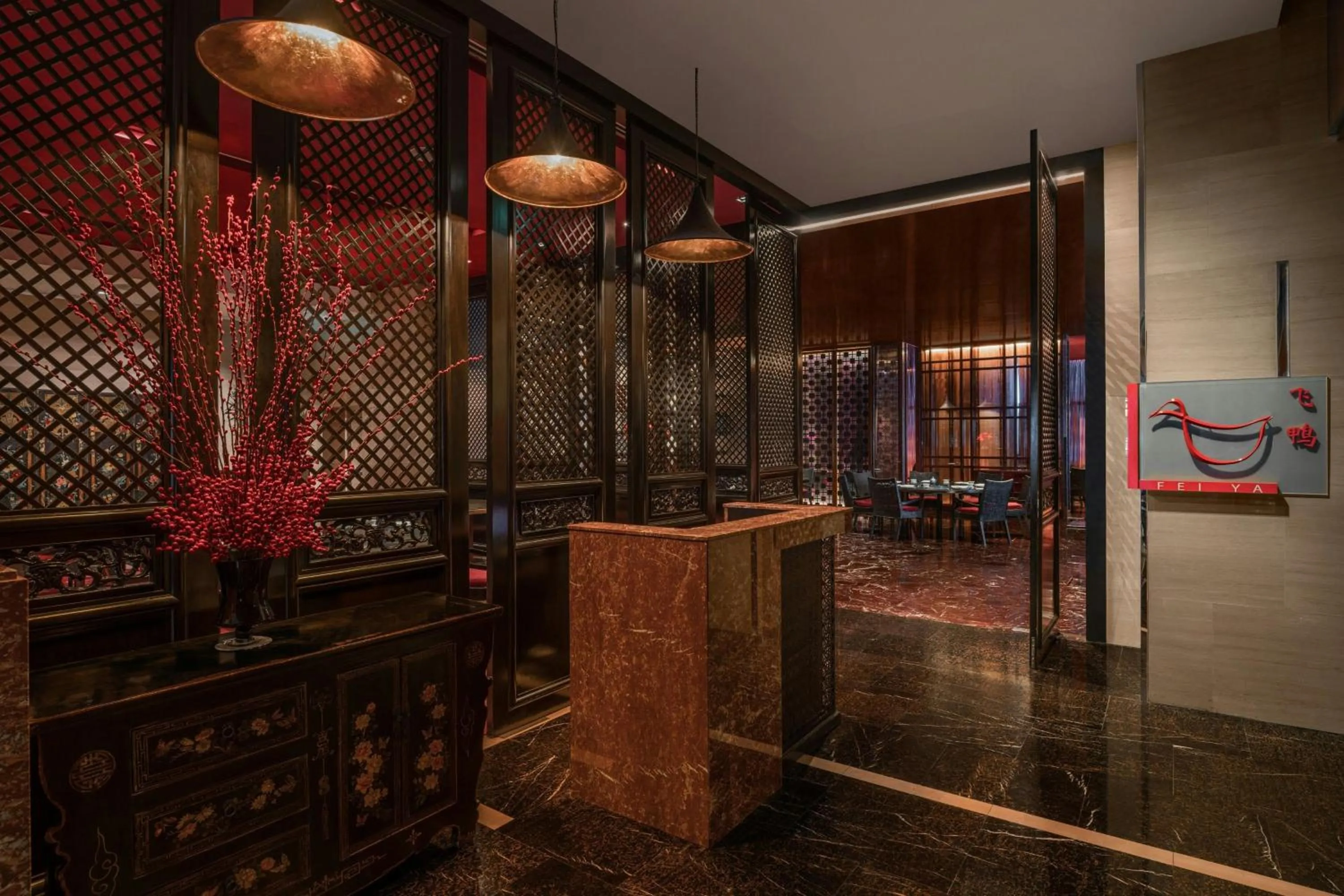 Restaurant/places to eat in Renaissance Bangkok Ratchaprasong Hotel by Marriott