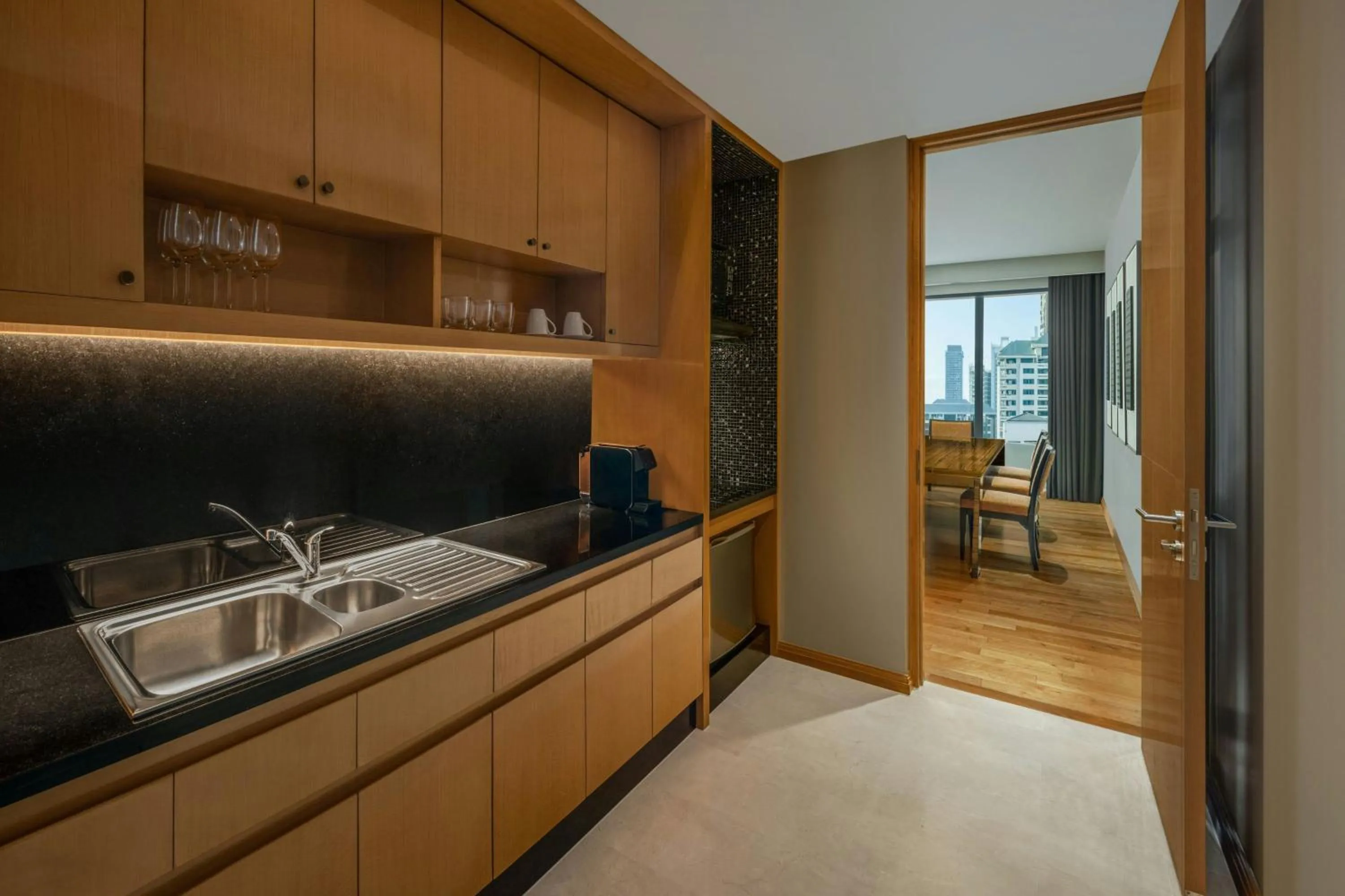Kitchen or kitchenette in Renaissance Bangkok Ratchaprasong Hotel by Marriott
