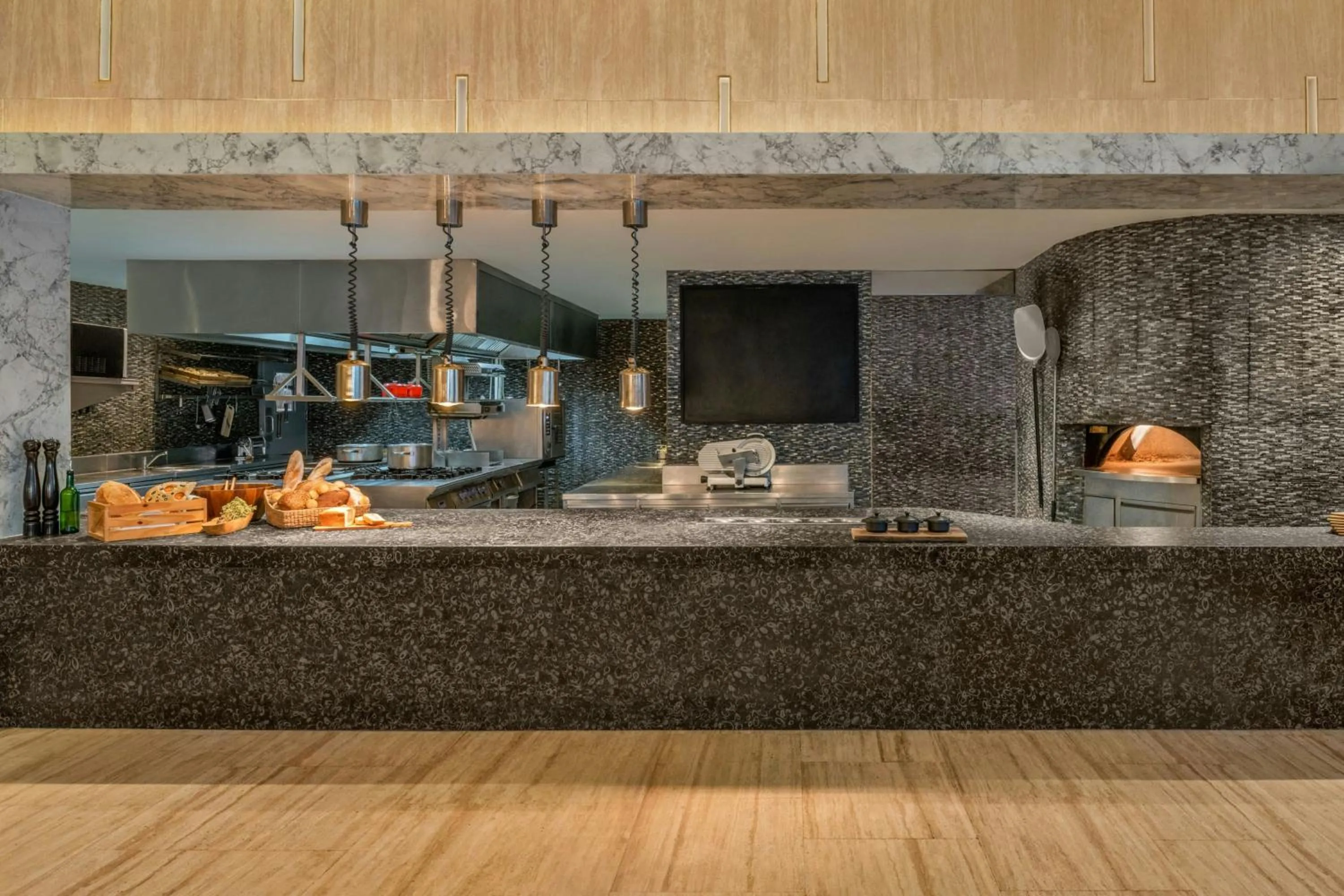 Kitchen or kitchenette in Renaissance Bangkok Ratchaprasong Hotel by Marriott