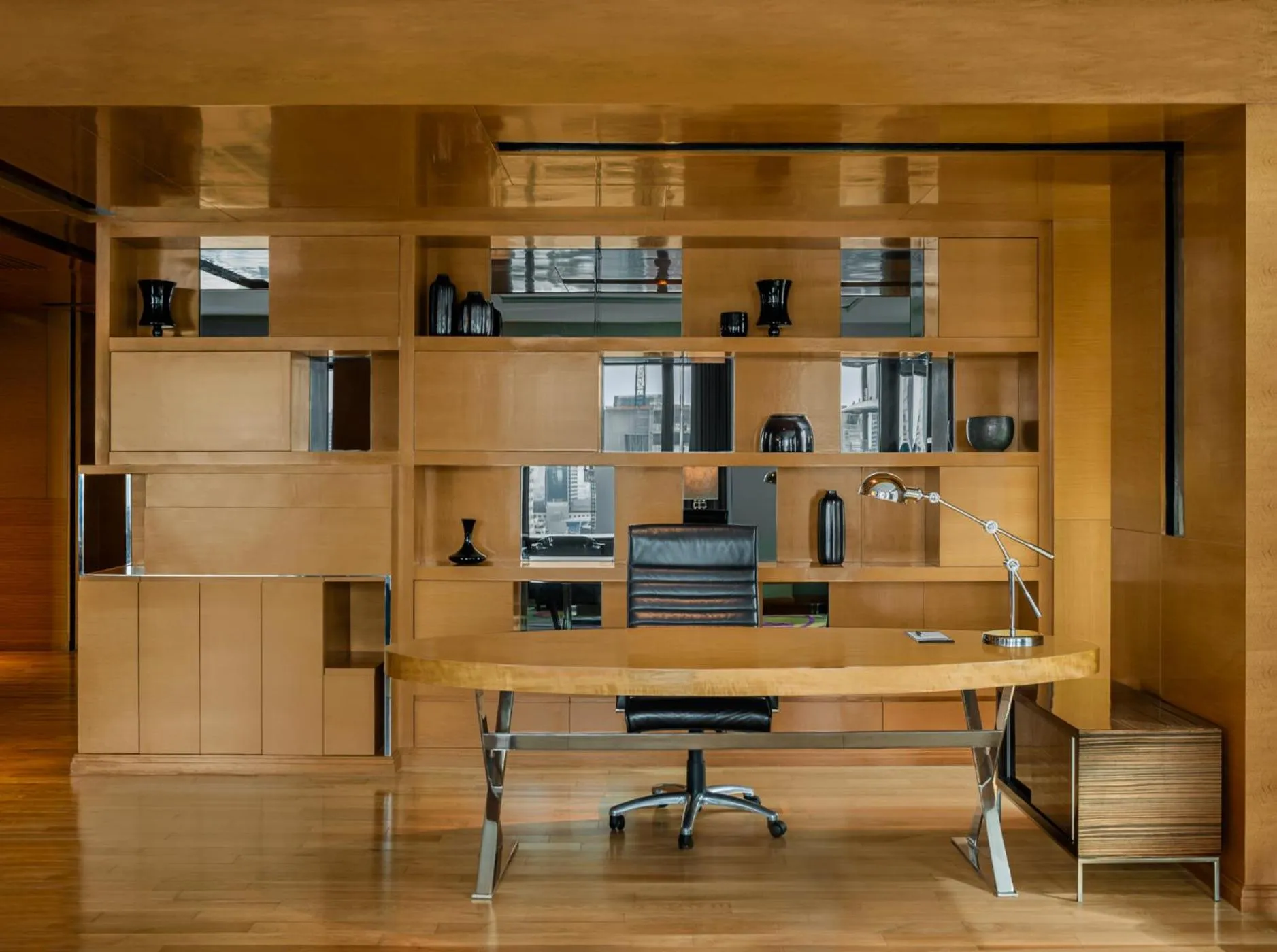 Seating area in Renaissance Bangkok Ratchaprasong Hotel by Marriott
