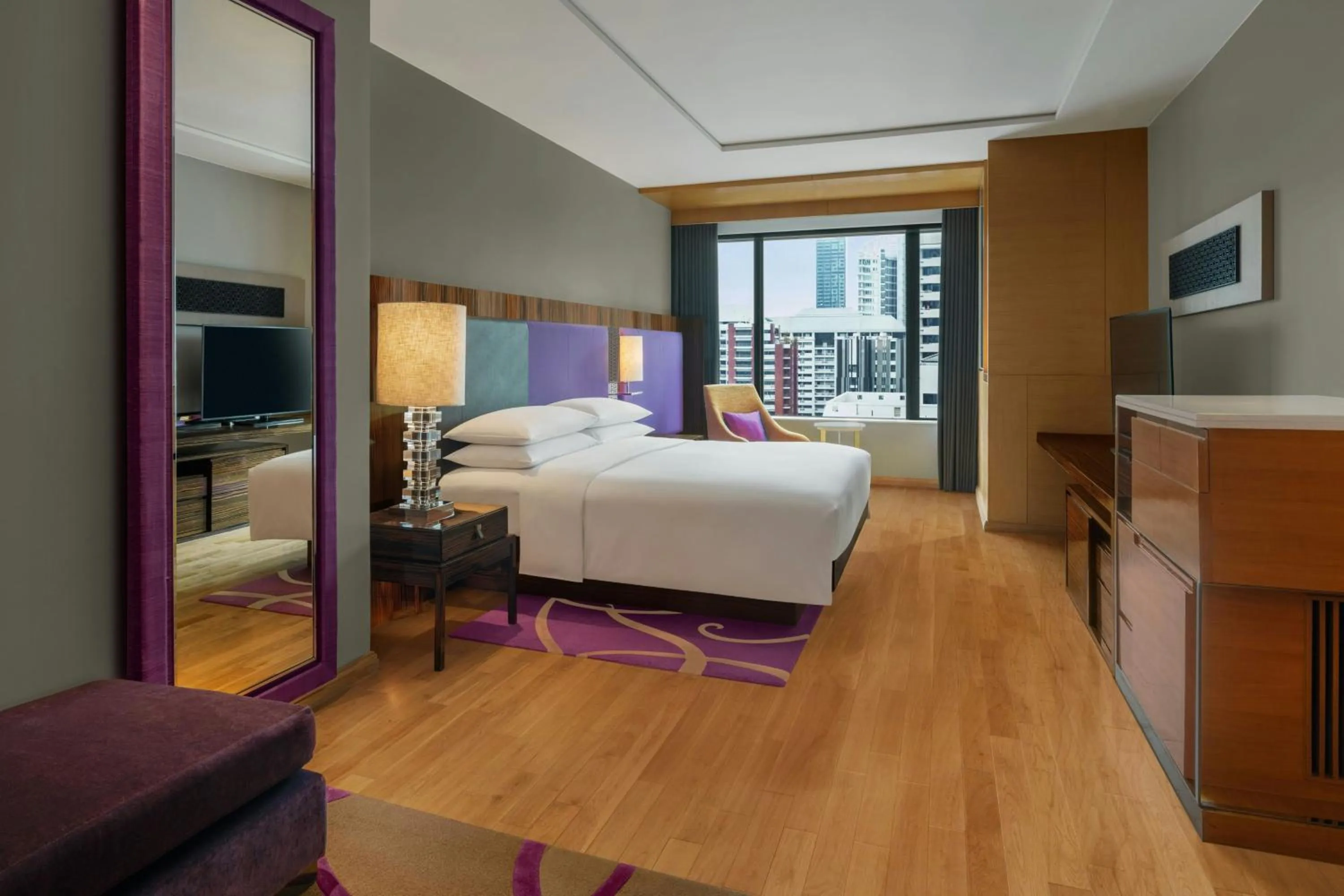 Bedroom, Bed in Renaissance Bangkok Ratchaprasong Hotel by Marriott