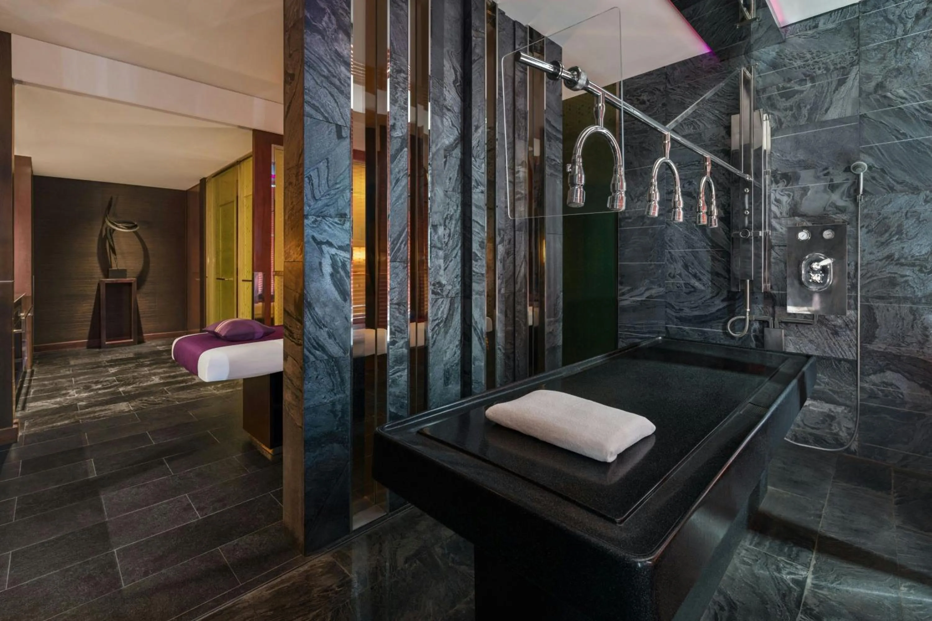 Spa and wellness centre/facilities in Renaissance Bangkok Ratchaprasong Hotel by Marriott