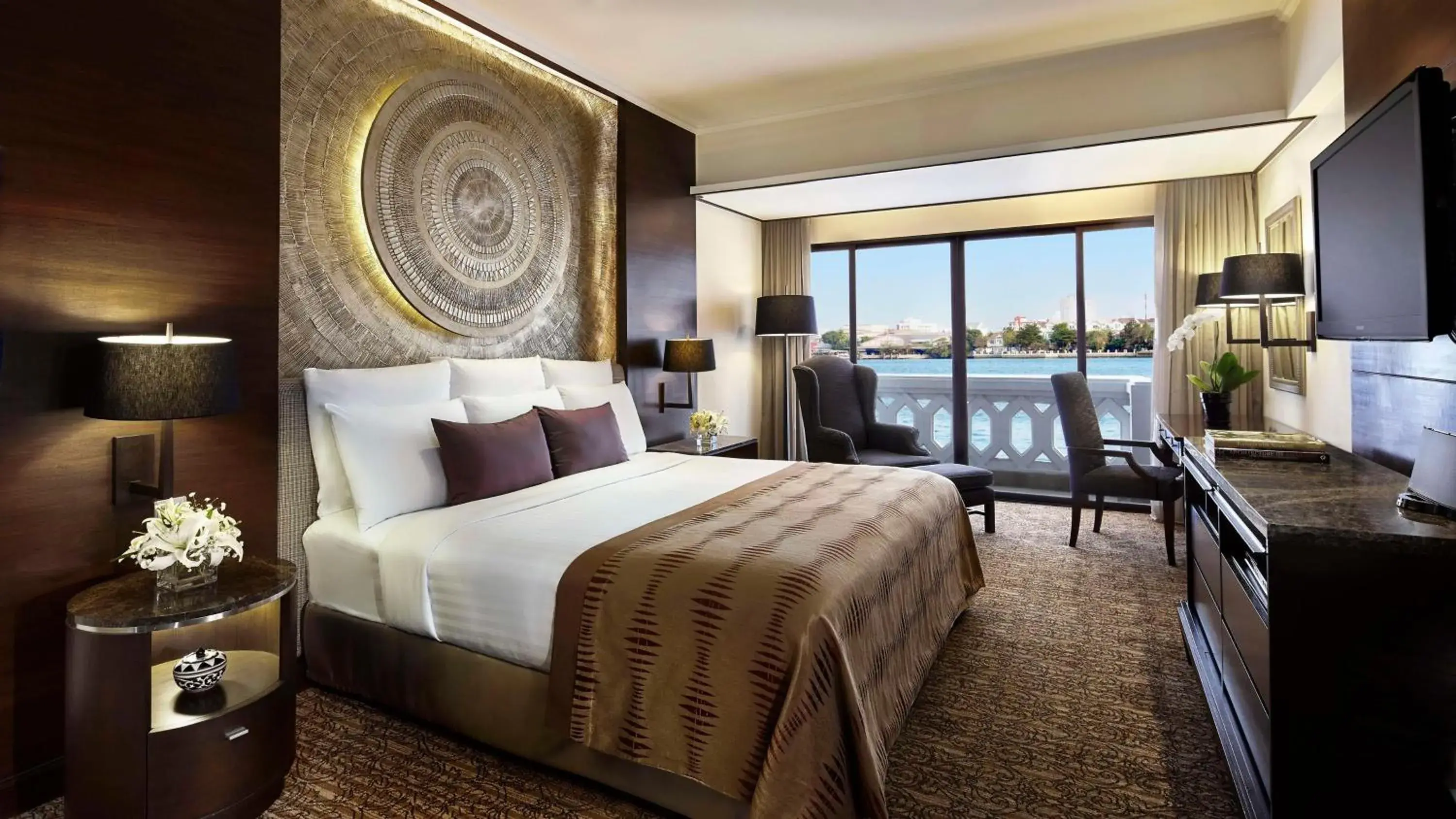 Bedroom, Bed in Anantara Riverside Bangkok Resort Bedroom, Bed in Anantara Riverside Bangkok Resort