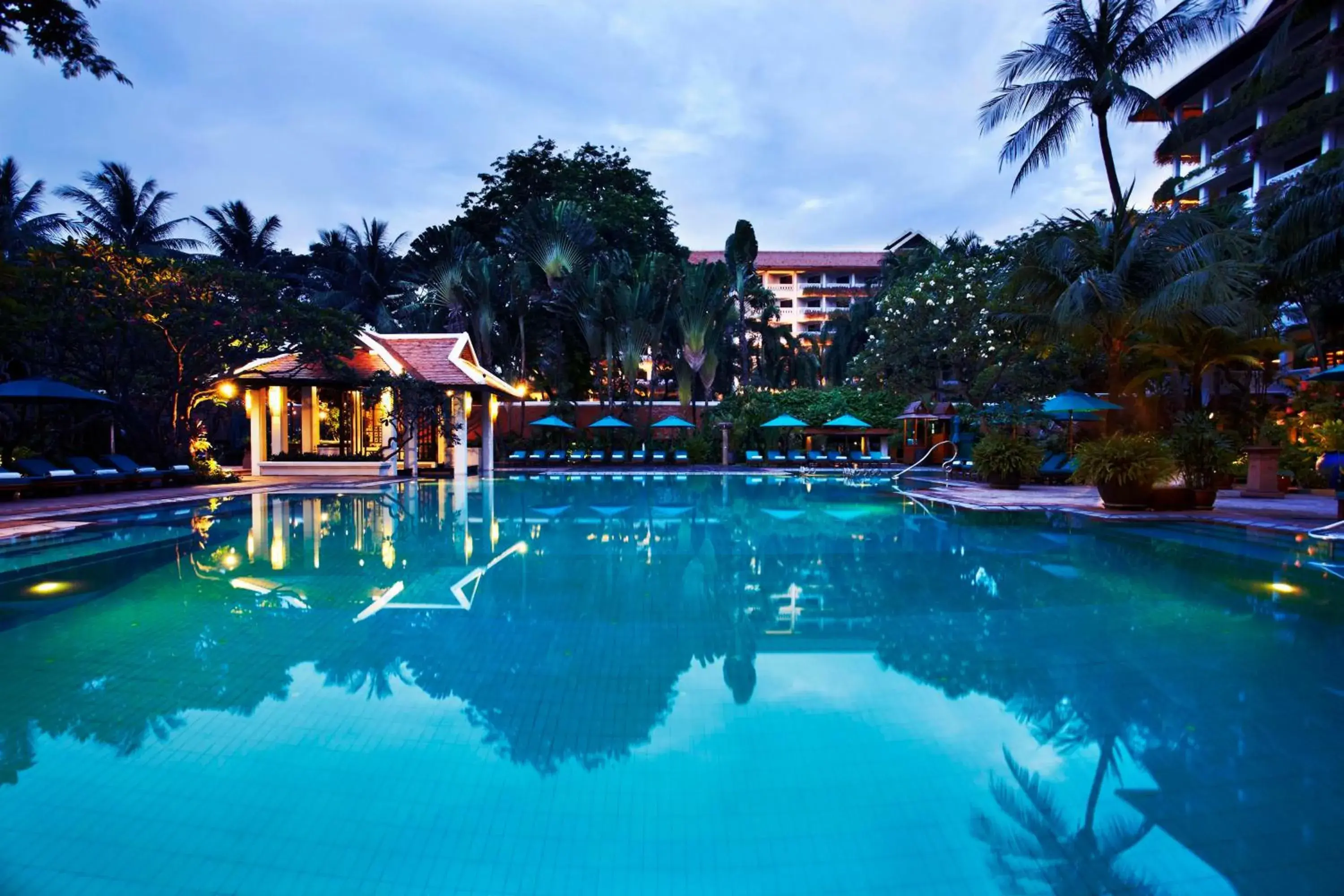 Pool view in Anantara Riverside Bangkok Resort Pool view in Anantara Riverside Bangkok Resort