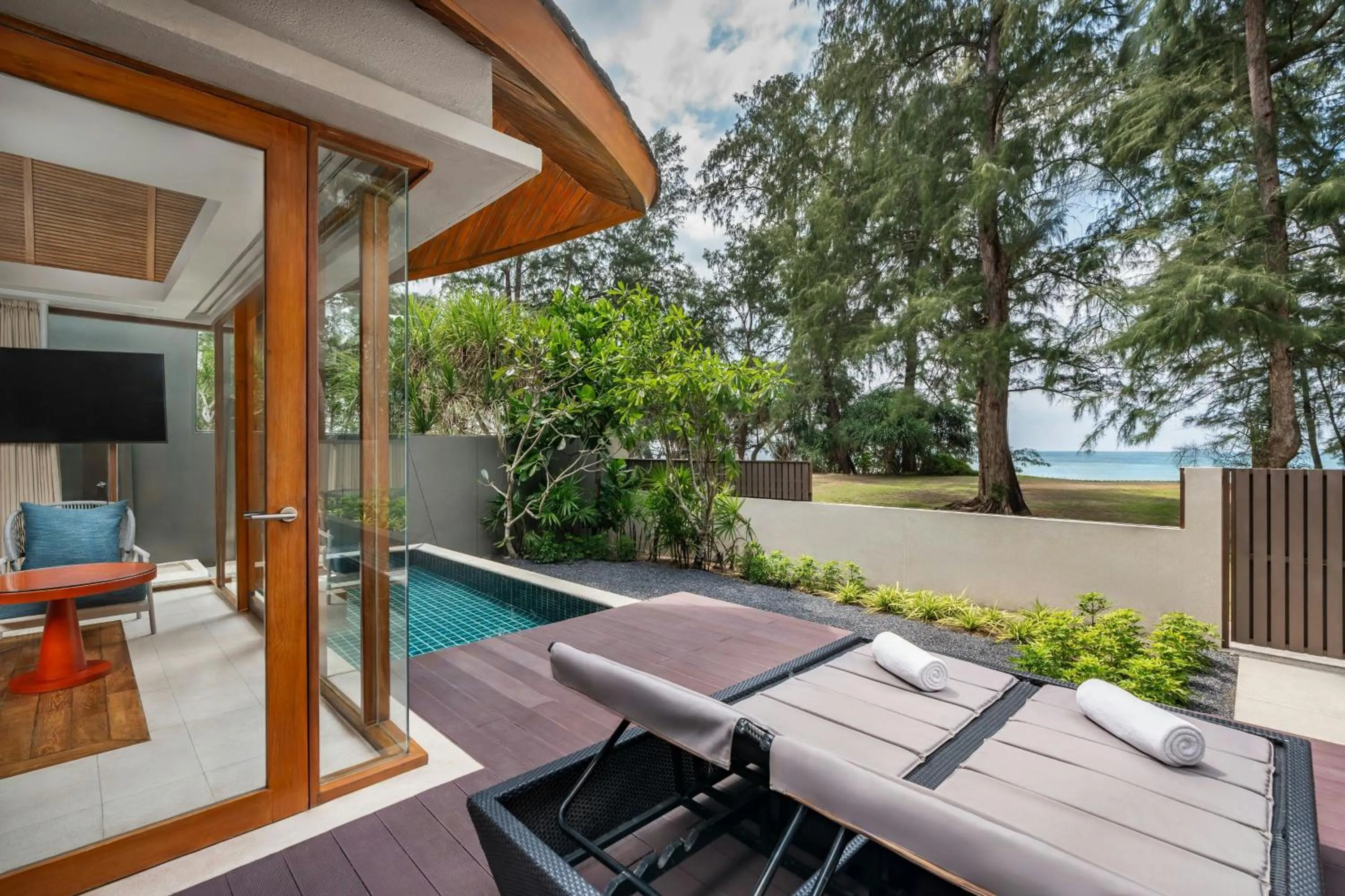 Swimming pool in Renaissance Phuket Resort & Spa