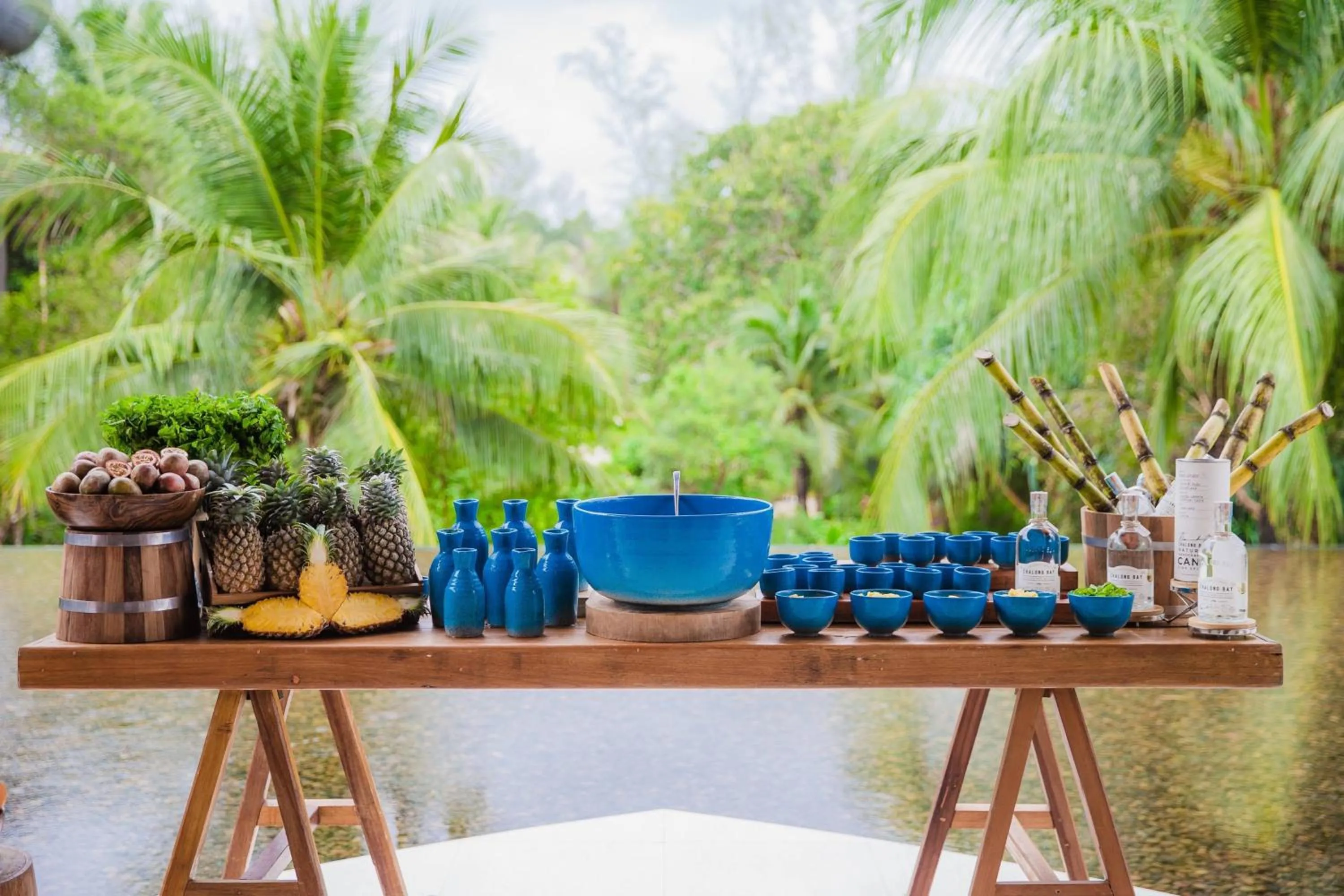 Lounge or bar in Renaissance Phuket Resort & Spa