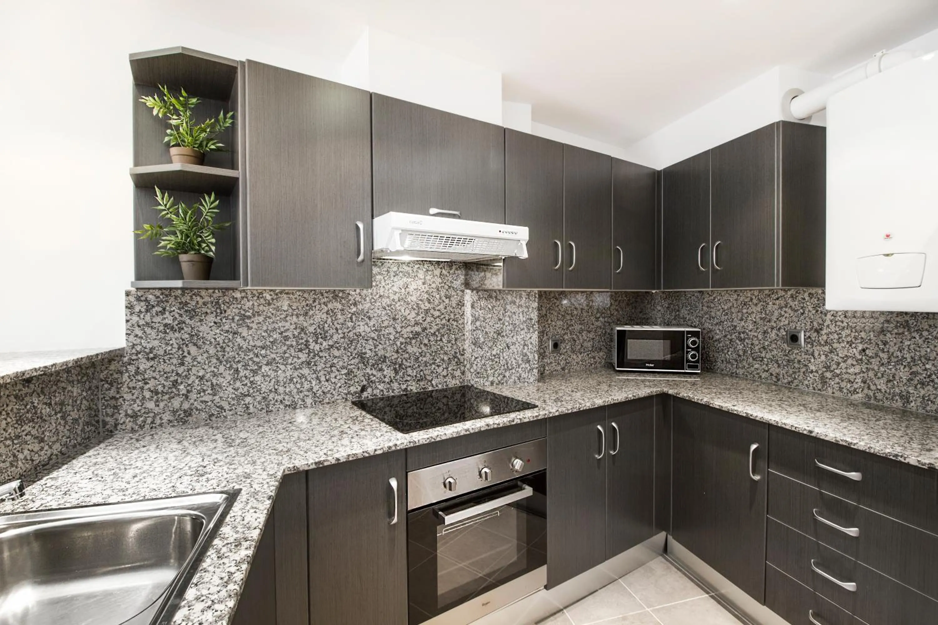 Kitchen or kitchenette in Font del Ferro Apartments