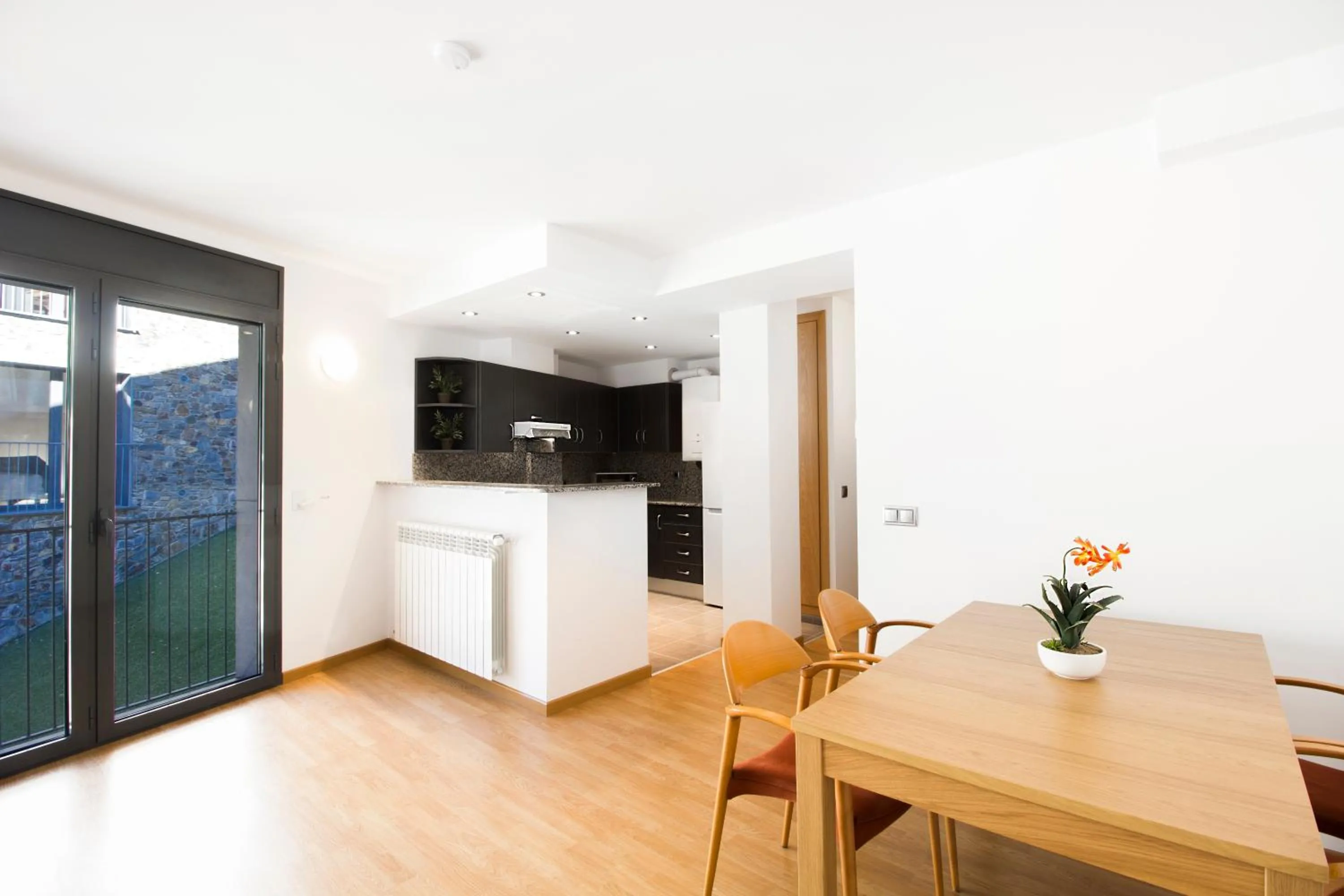 Dining area in Font del Ferro Apartments