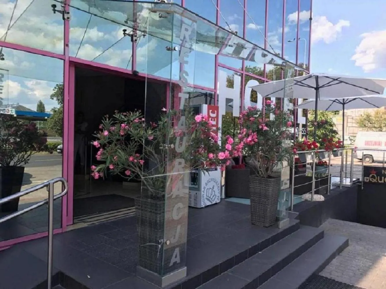 Facade/entrance in Hotel & Restauracja Glass