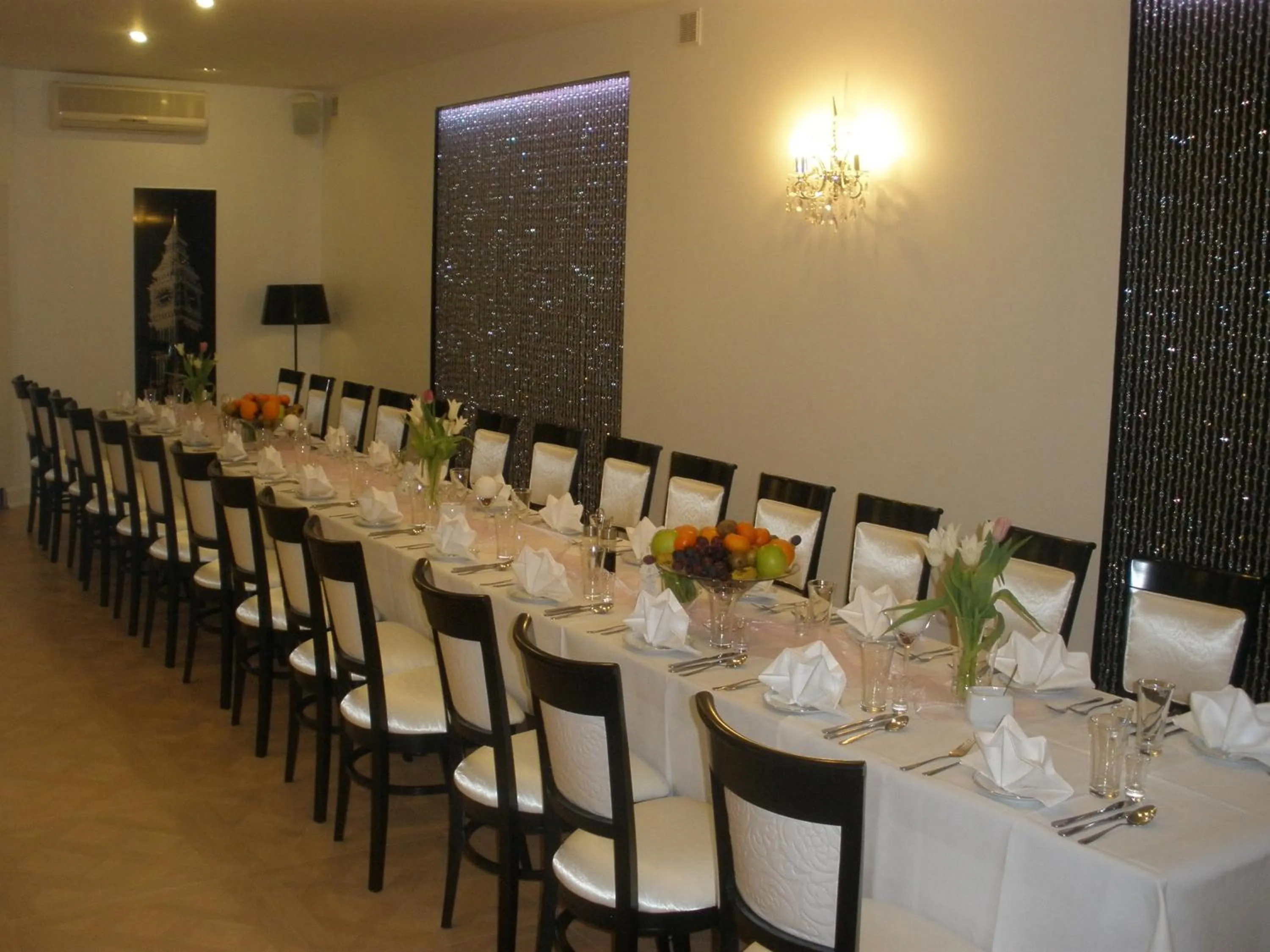 Restaurant/places to eat in Hotel & Restauracja Glass